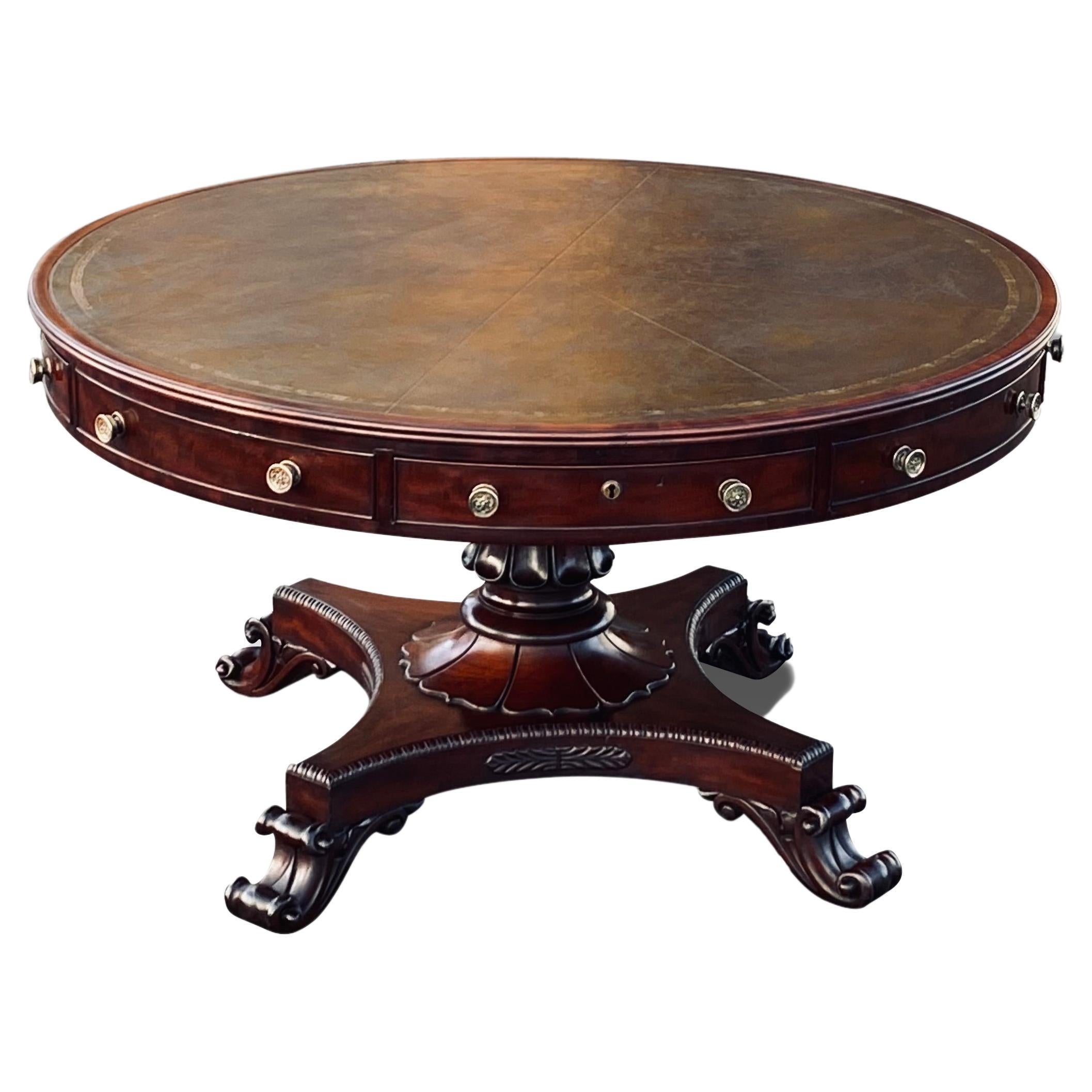 Table à tambour en acajou de style Régence irlandaise, à la manière de Williams & Gibton.