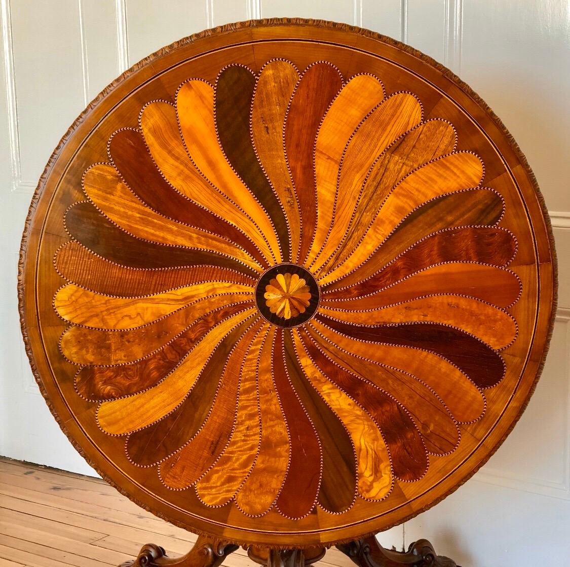 Colonial britannique Table ronde à plateau basculant de style Ceylan britannique, 19e siècle en vente