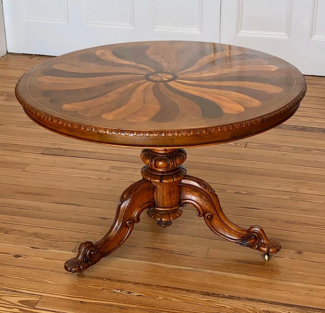 Sri-Lankais Table ronde à plateau basculant de style Ceylan britannique, 19e siècle en vente