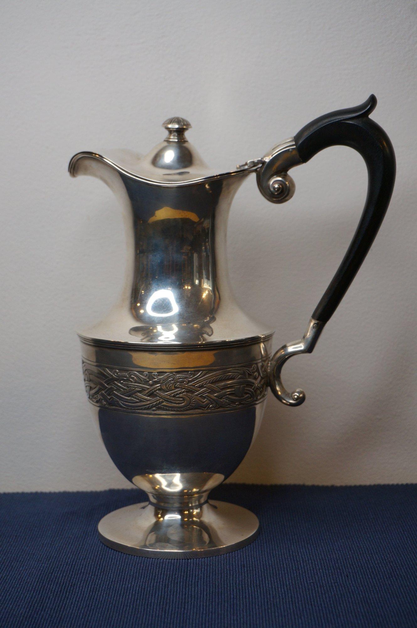 Irish sterling silver wine jug, Weir & sons company Dublin, 1917 In Good Condition For Sale In DEVENTER, NL