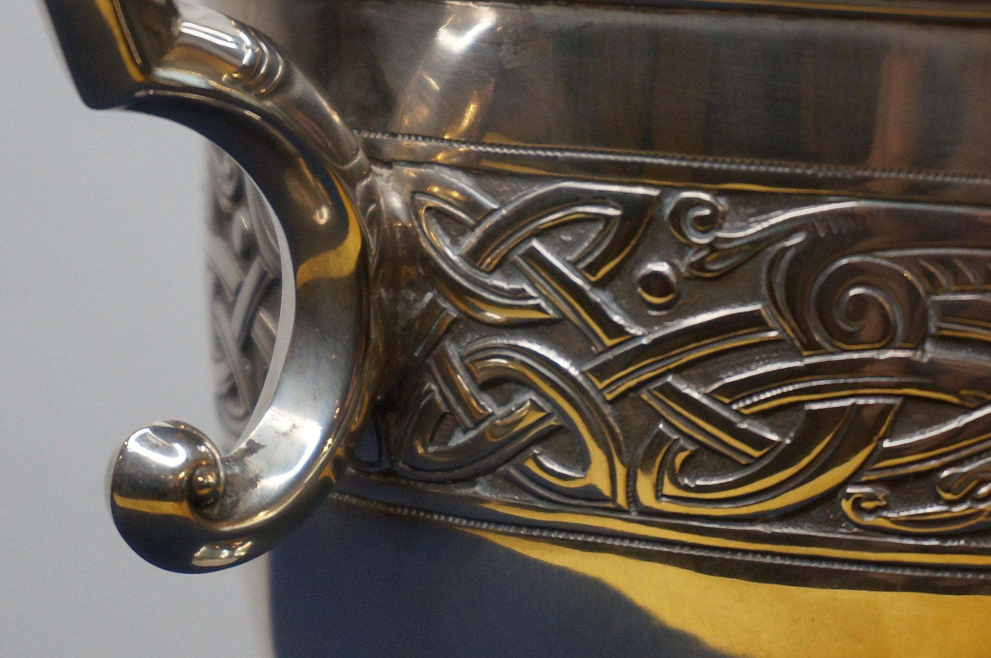 Irish sterling silver wine jug, Weir & sons company Dublin, 1917 For Sale 1