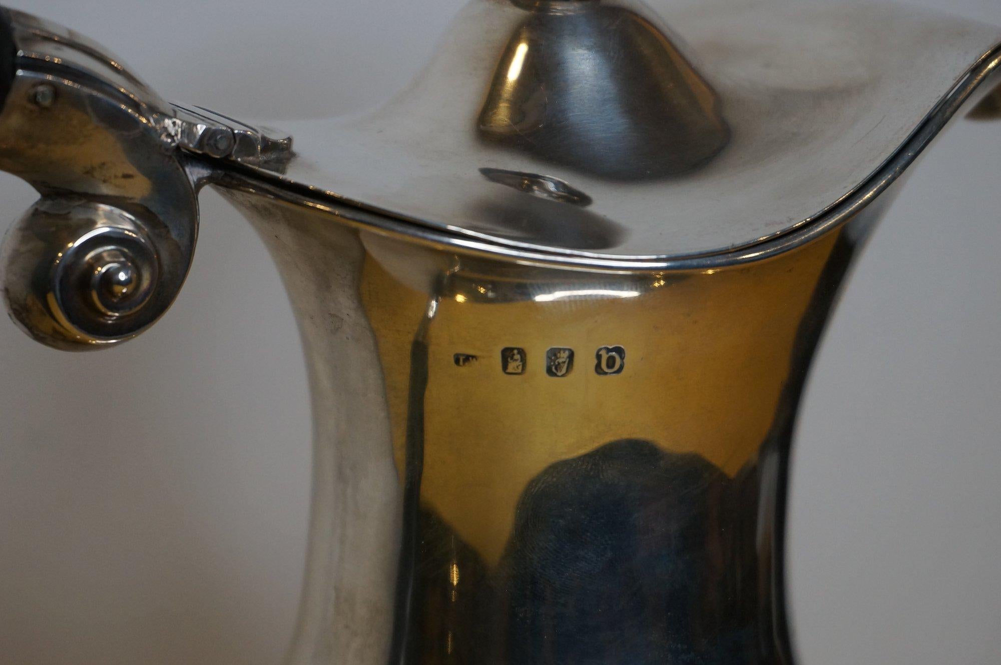 Irish sterling silver wine jug, Weir & sons company Dublin, 1917 For Sale 4