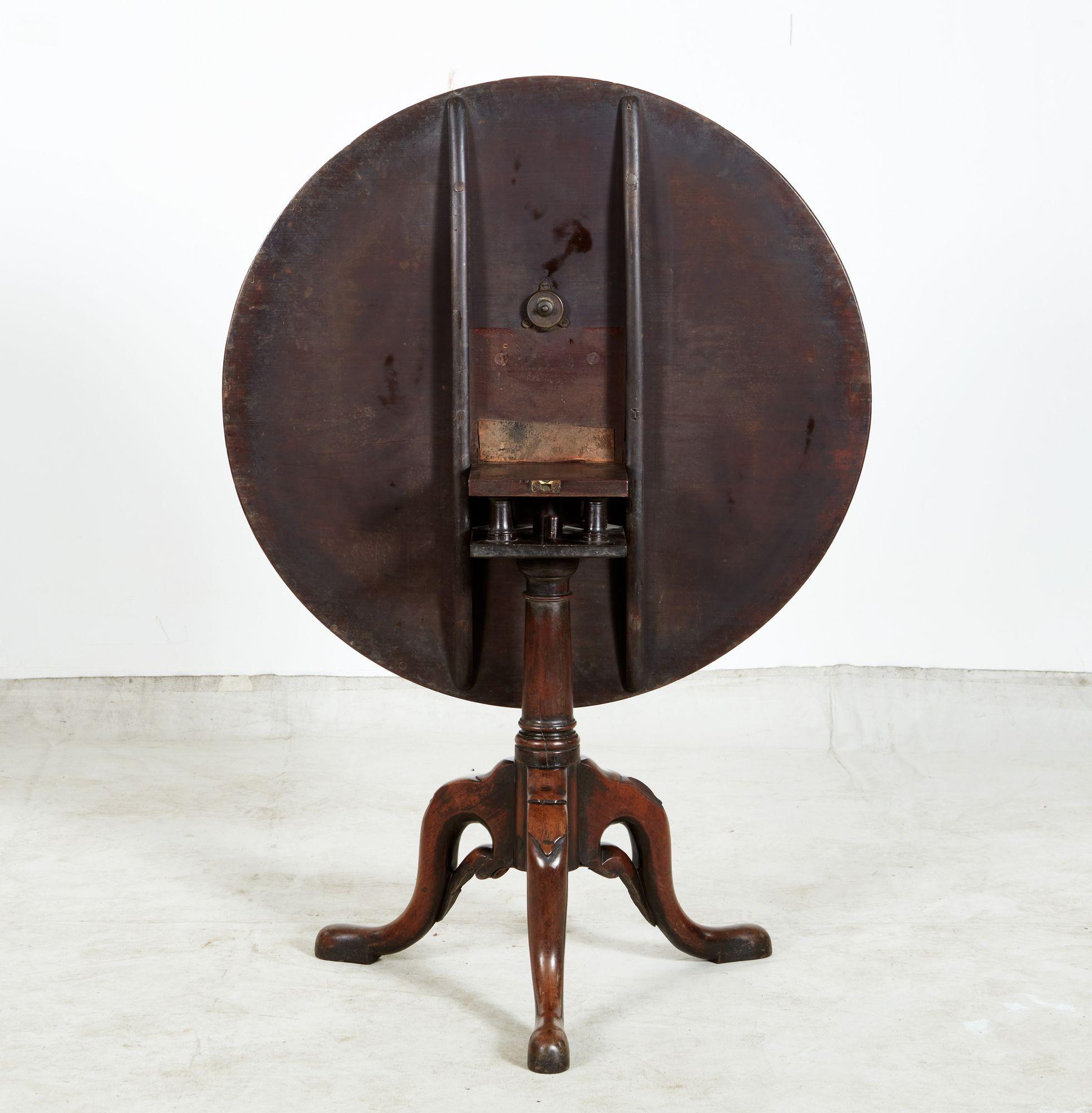 Irish Wheat Carved Tripod Tea Table For Sale 1