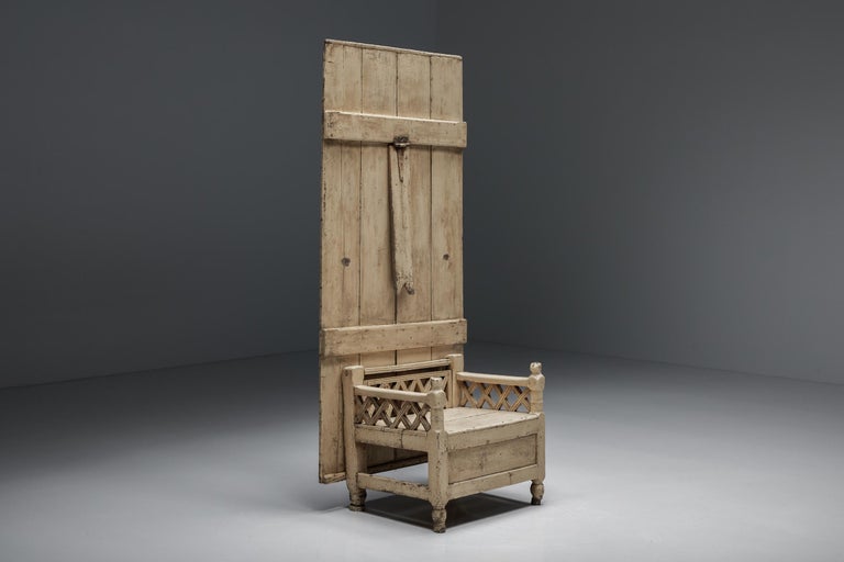 Irish Wooden Settle Chair, 19th Century For Sale at 1stDibs