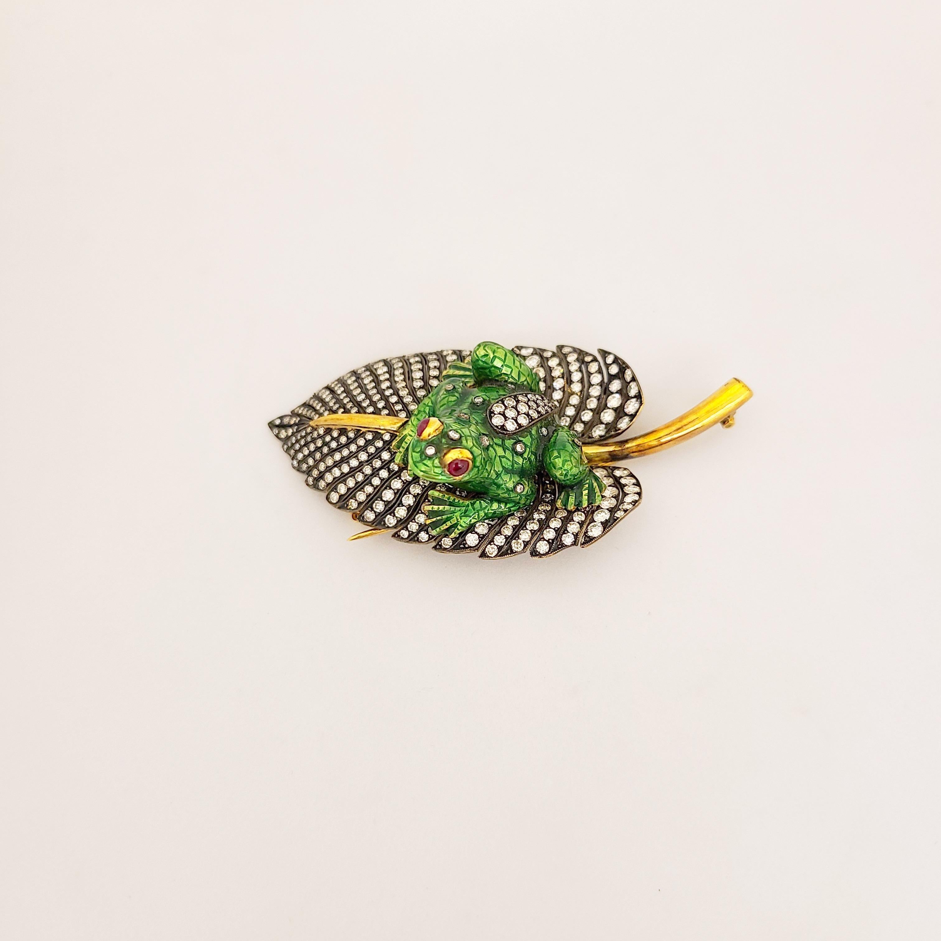 Contemporary Irlan 18 Karat Gold and Enamel Frog on a 5.65 Carat Diamond Lily Pad Brooch For Sale