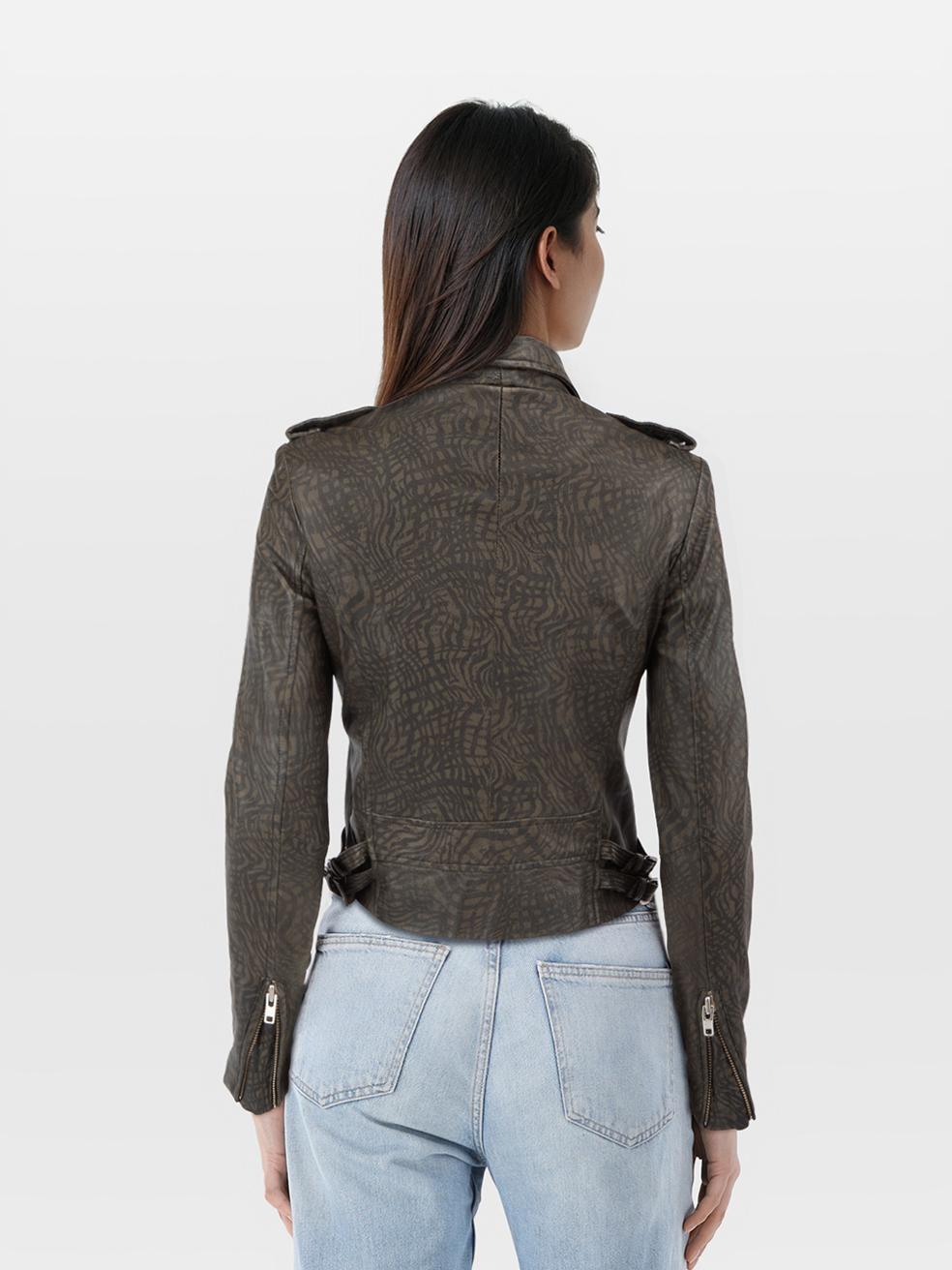CONDITION is Very good. Minimal wear to the jacket is evident. Discolouration on the composition label and front left on this used Iro designer resale item. Discolouration may need gentle hand wash contrary to dry clean instructions.
 
 
 
 Details
