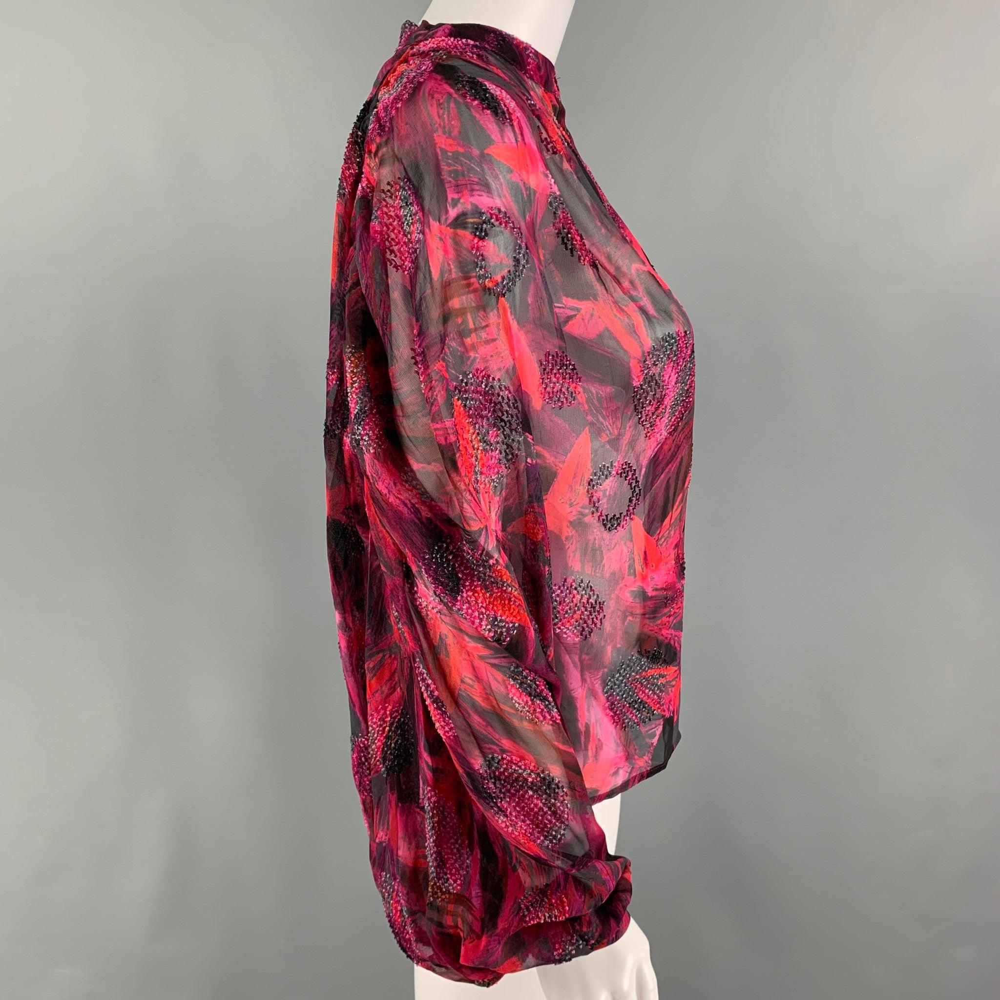 IRO Size 0 Red Black Silk Viscose Textured Oversized Casual Top In Good Condition For Sale In San Francisco, CA
