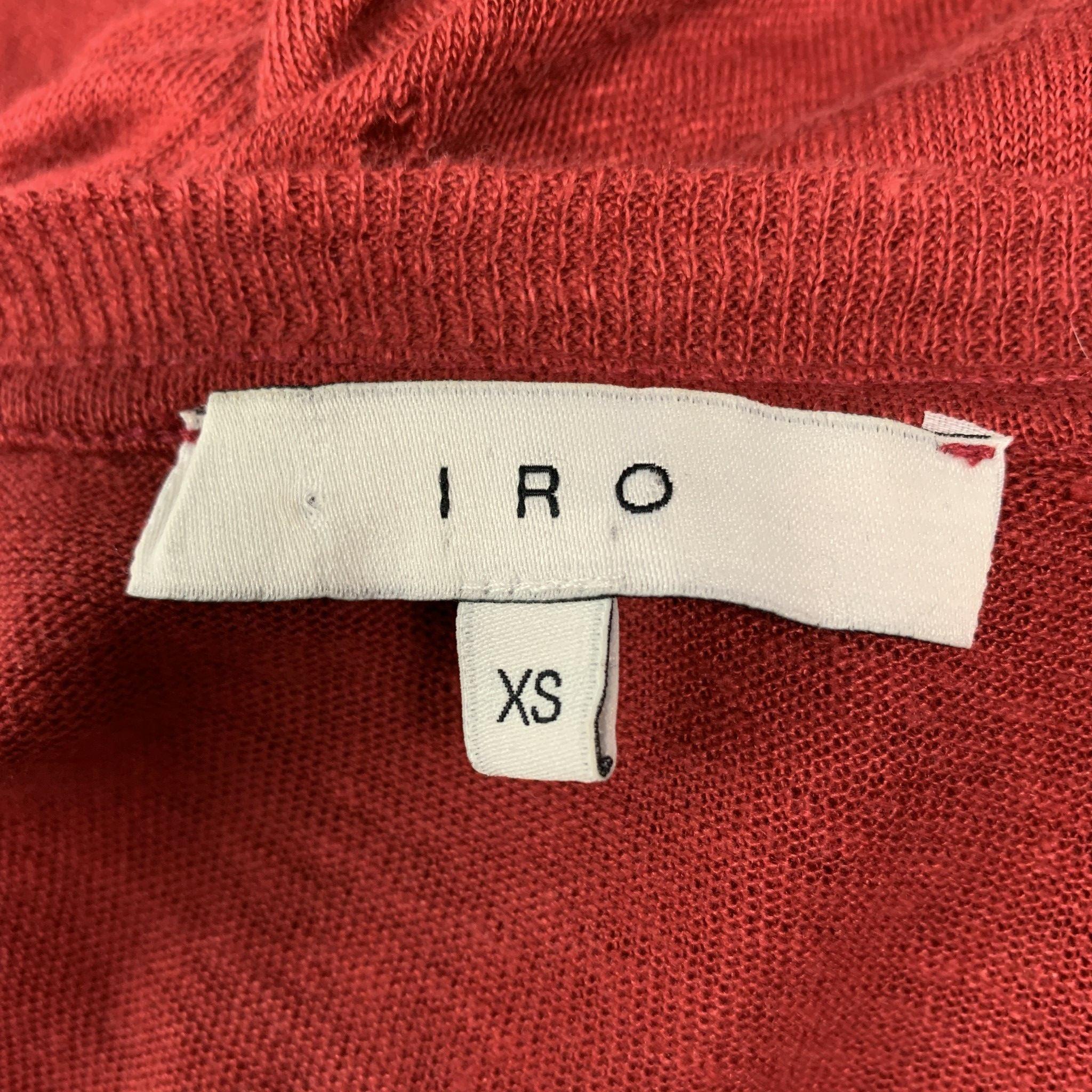 Men's IRO Size XS Burgundy Distressed Linen Crew-Neck T-shirt For Sale