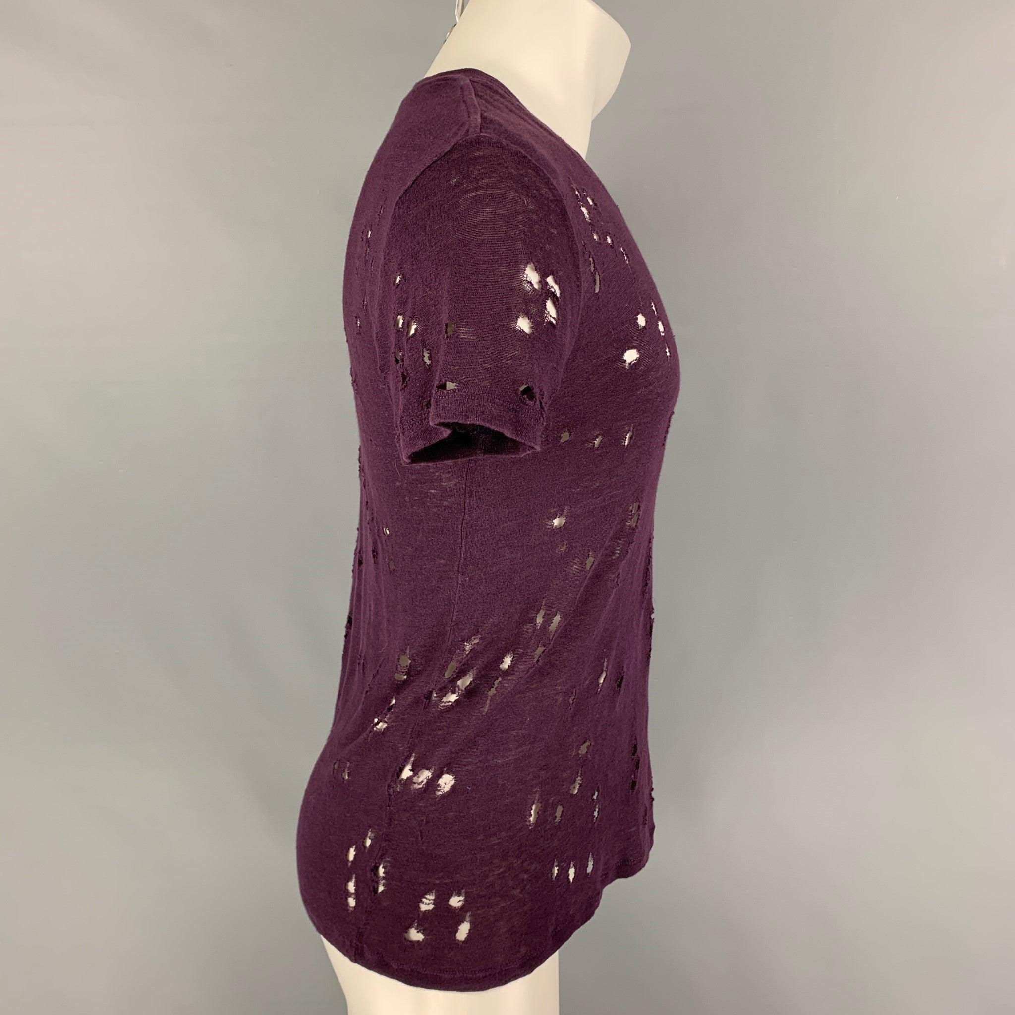 IRO 'Clay' t-shirt comes in a purple linen featuring distressed details throughout and a crew-neck. Made in Portugal.
Very Good Pre-Owned Condition.  

Marked:   XS 

Measurements: 
 
Shoulder: 17 inches  Chest: 36 inches  Sleeve: 7.5 inches Length: