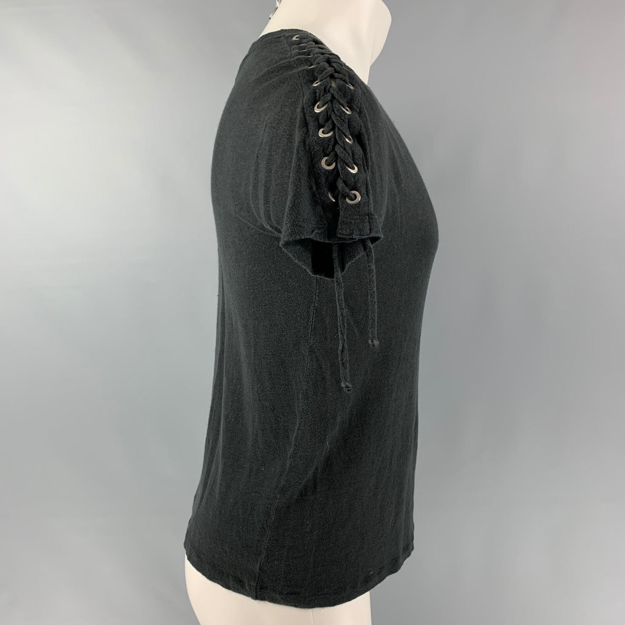 IRO Jeans Steiro T-shirt comes in a black linen jersey featuring a distressed style, laced detail on the shoulder seam, and a crew-neck.Excellent Pre-Owned Condition. 

Marked:   XS 

Measurements: 
 
Shoulder: 17 inches Chest: 50 inches Sleeve: 7