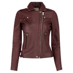 Giacca biker Iro da donna in pelle borgogna con segni di distorsione