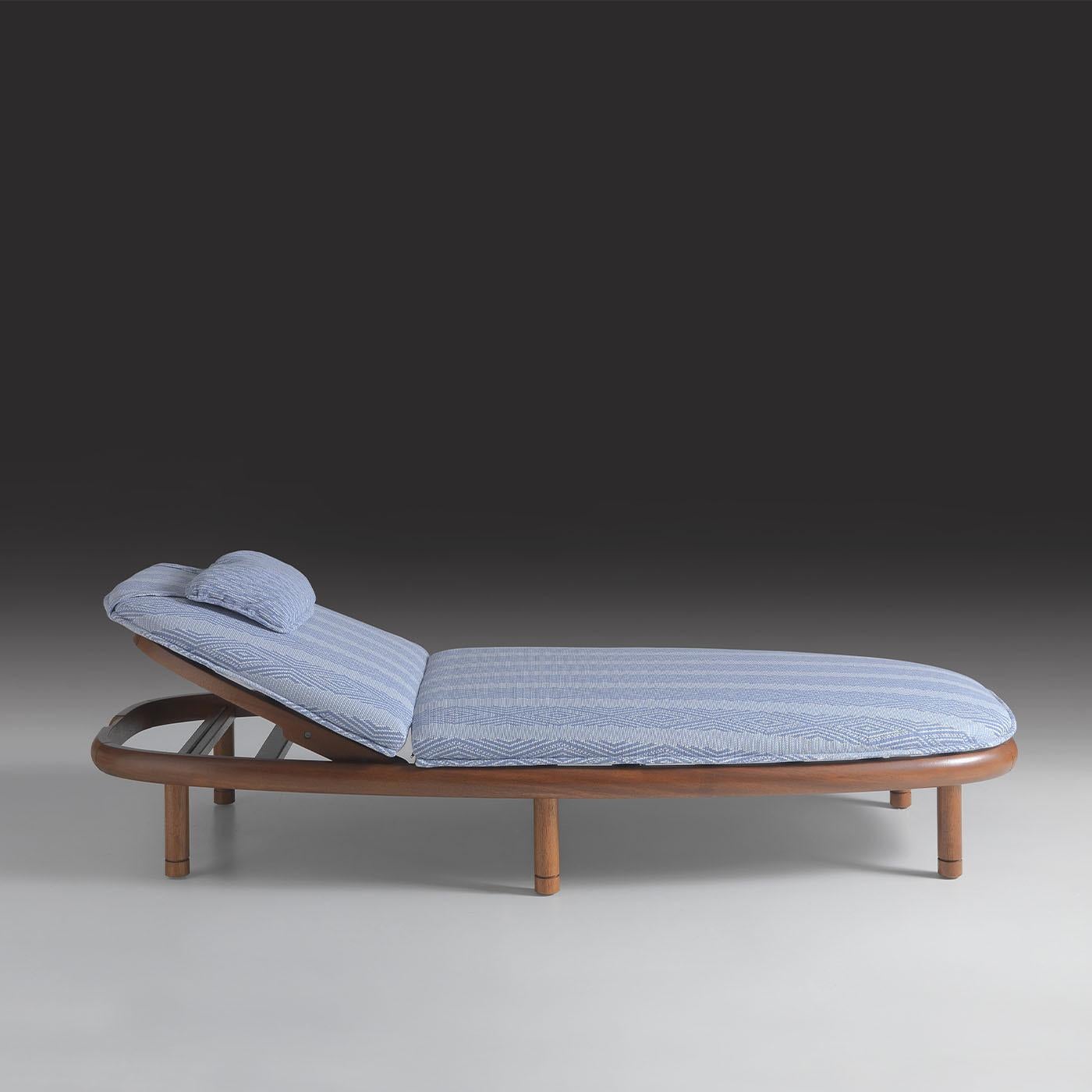 Iroko Light Blue Outdoor Sun Lounger by Annibale Colombo Neuf - En vente à Milan, IT