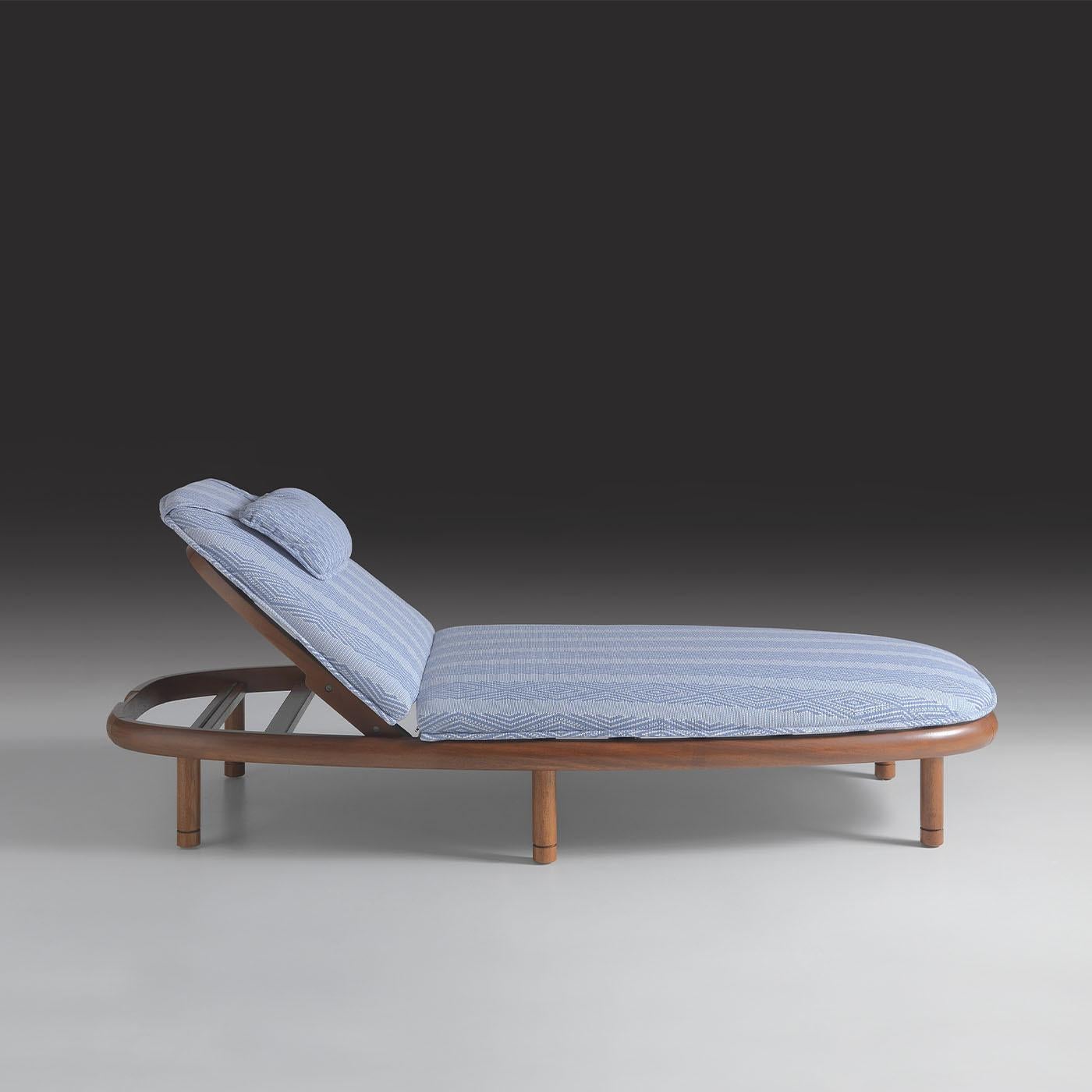 XXIe siècle et contemporain Iroko Light Blue Outdoor Sun Lounger by Annibale Colombo en vente