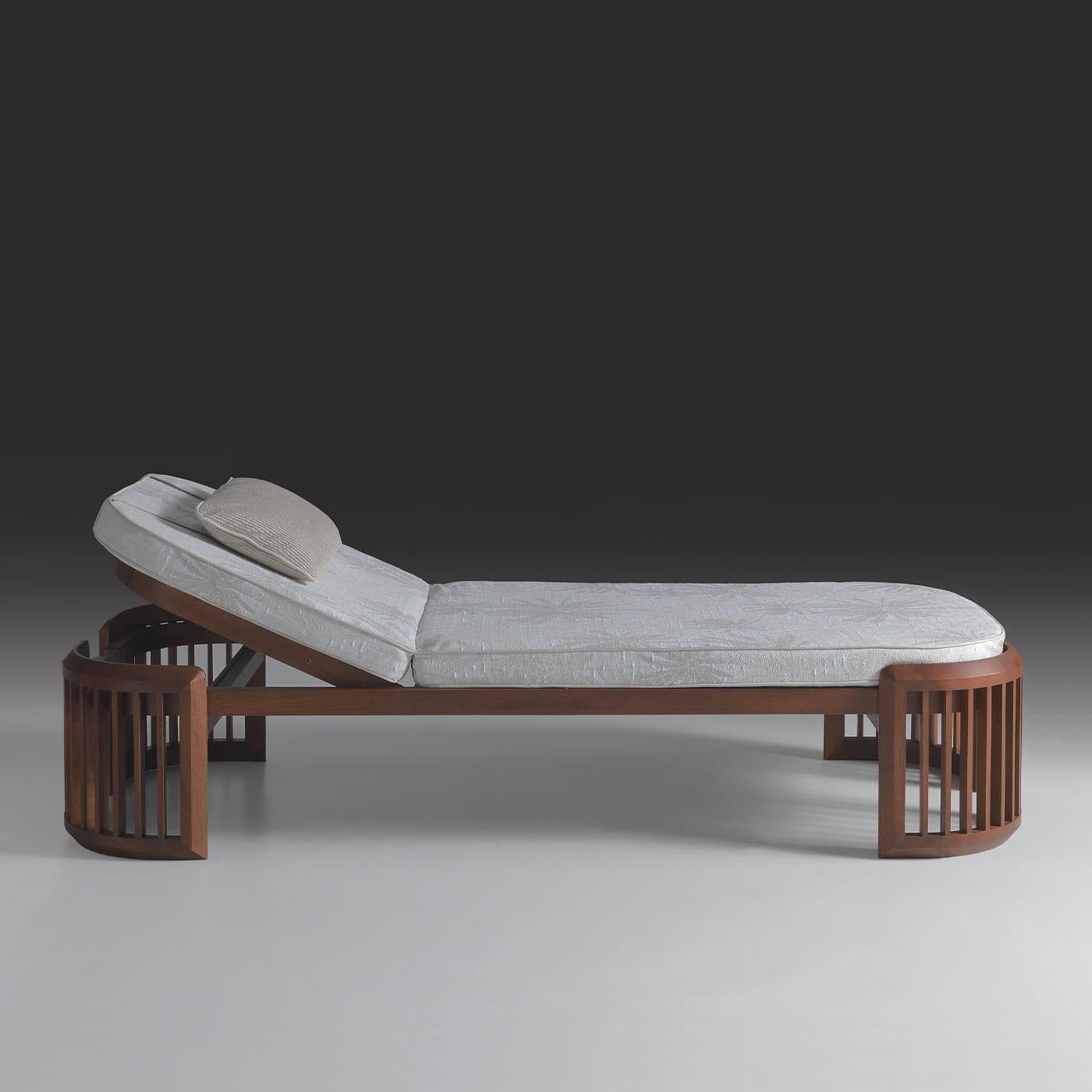 italien Iroko Outdoor Sun Lounger by Annibale Colombo en vente