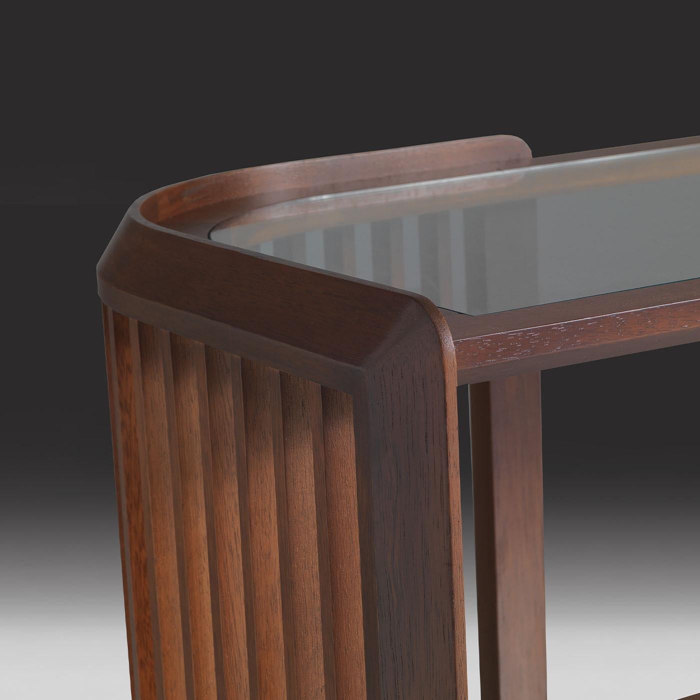 italien Iroko Sideboard With Crystal Shelves by Annibale Colombo en vente