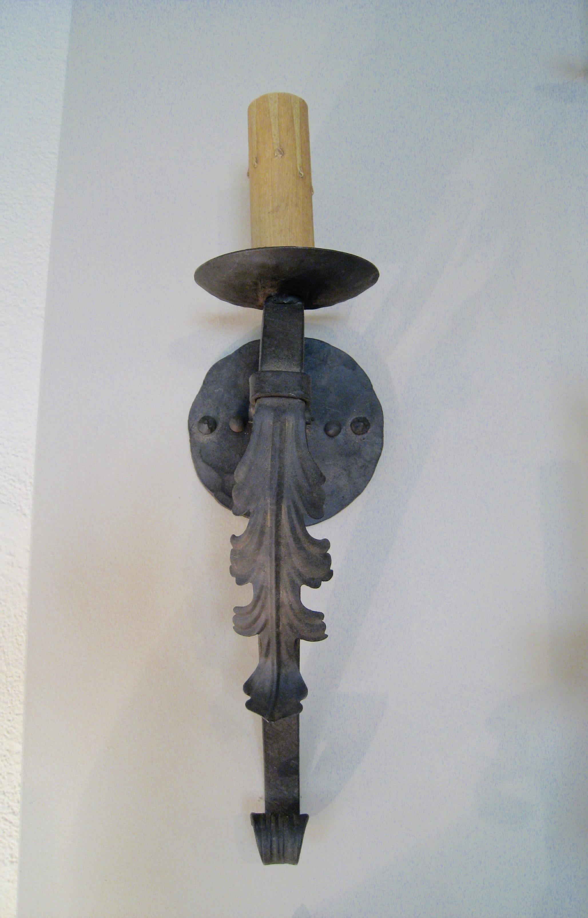 American Iron Acanthus Leaf Sconce For Sale