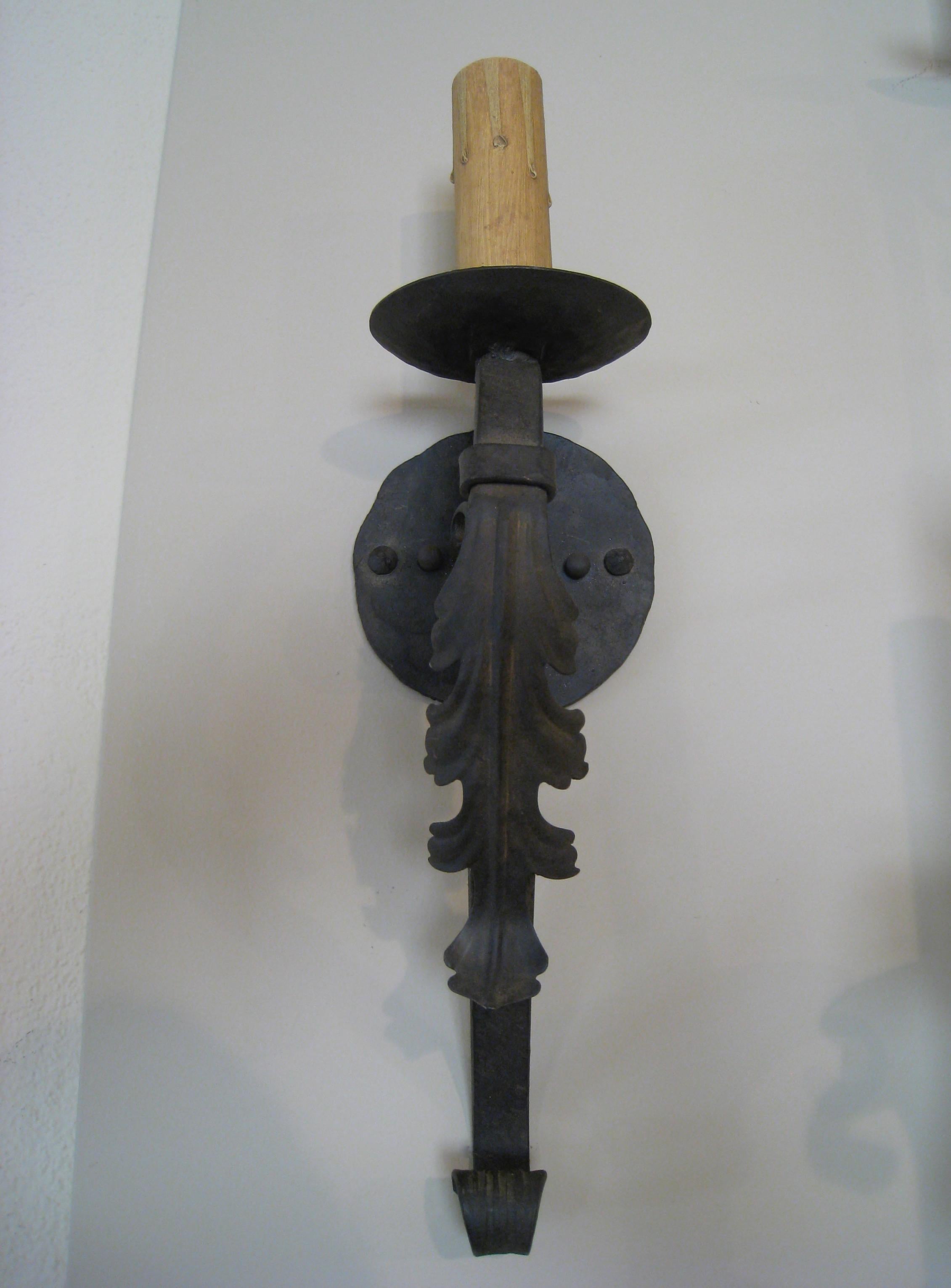 Iron Acanthus Leaf Sconce In New Condition For Sale In Encinitas, CA