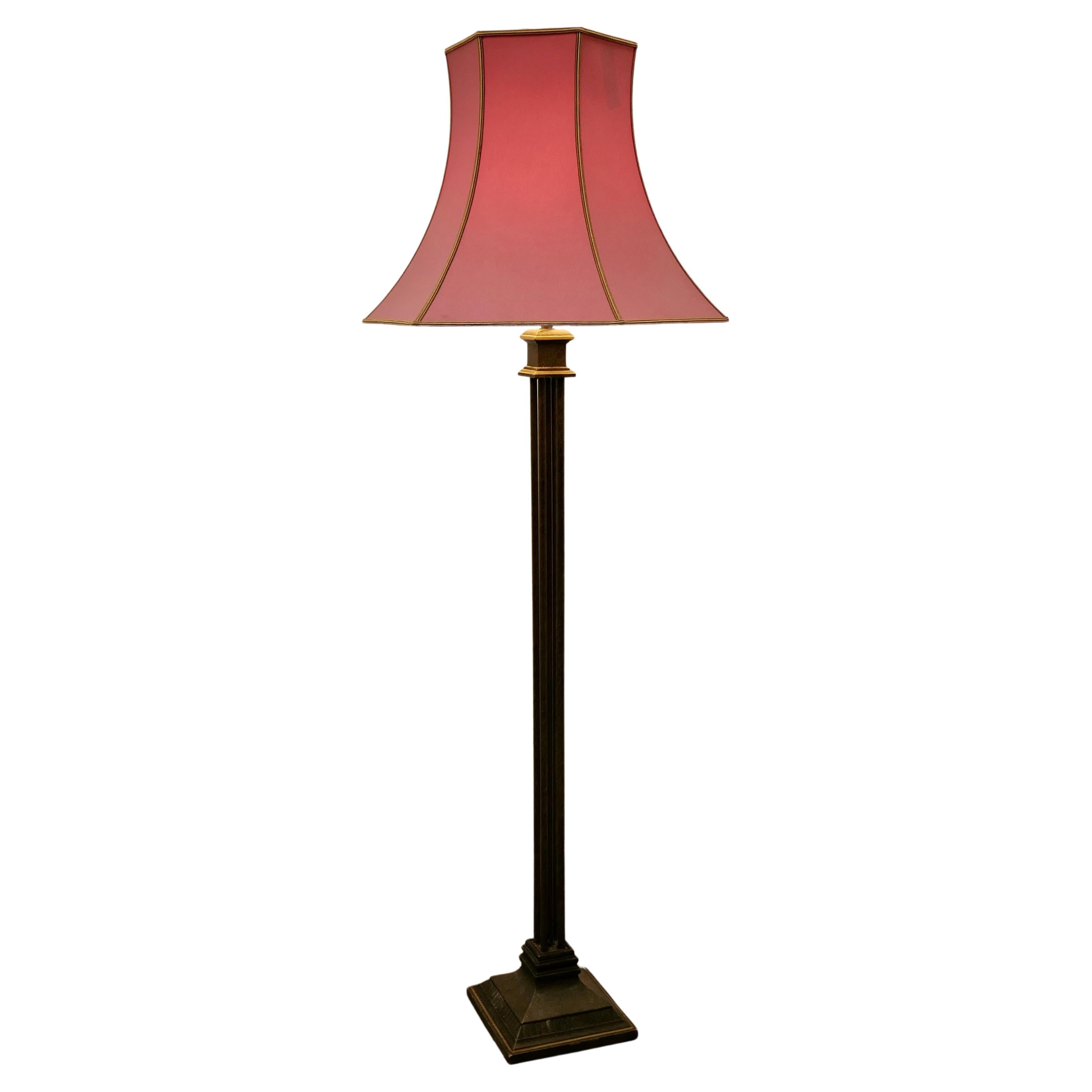 Lampadaire à colonne en fer et laiton, lampe standard