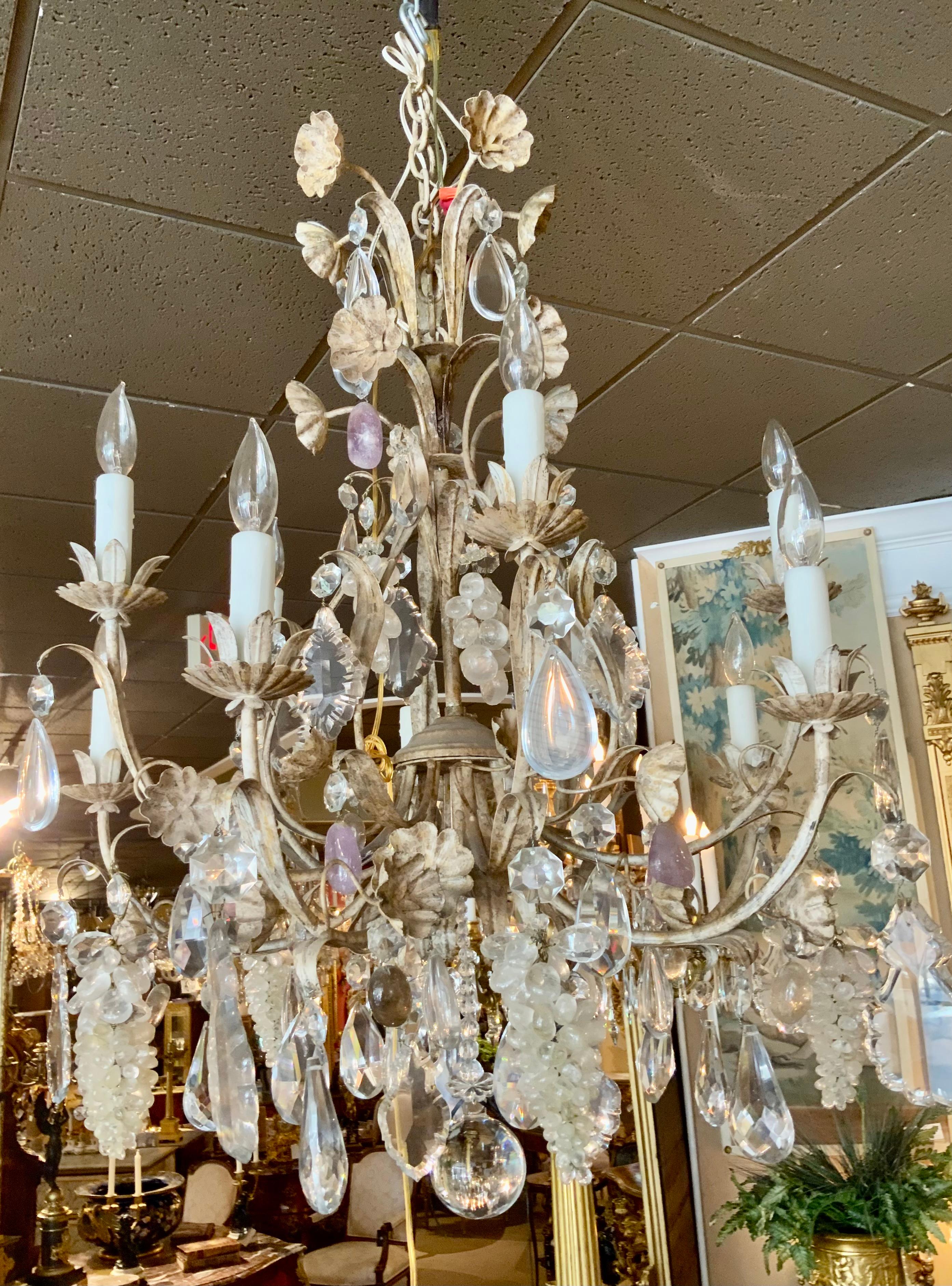 Lampadario a dieci luci in ferro e cristallo in vendita 1