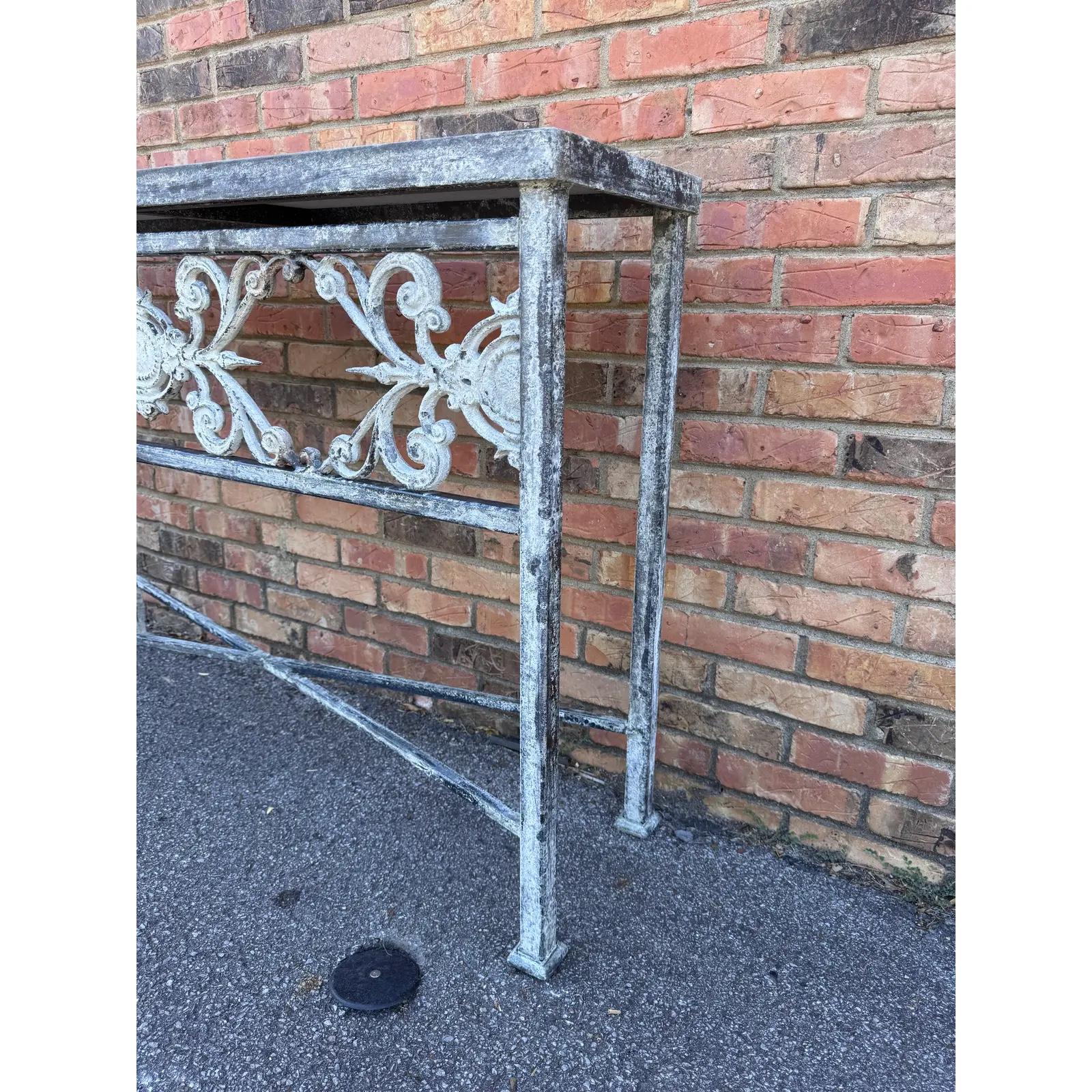 Iron and Marble Small Console Table In Good Condition For Sale In Nashville, TN