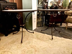 Paire de guéridons ou tables d'appoint en fer et marbre,