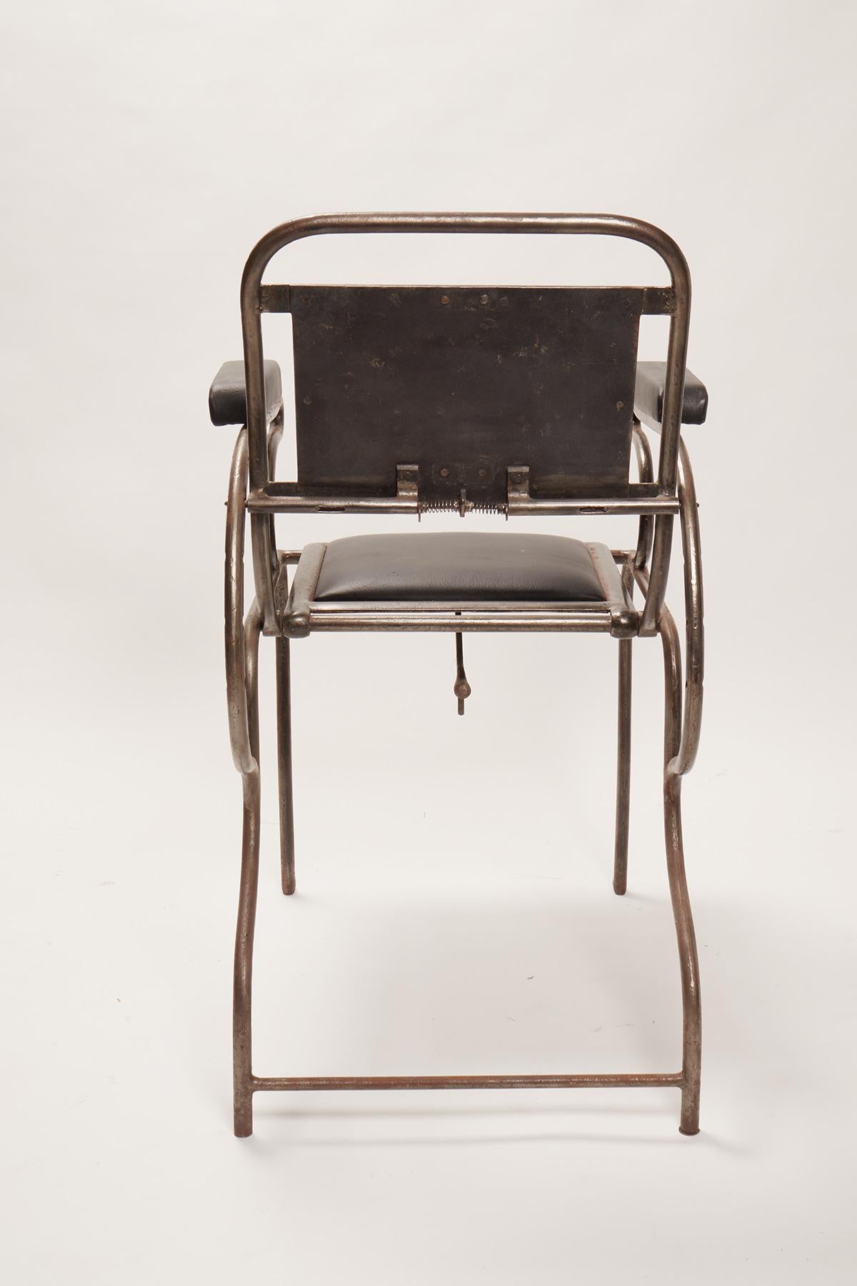 Sillón de dentista de hierro y acero inoxidable, EE.UU., 1930 en Excelente estado para la venta en Milan, IT