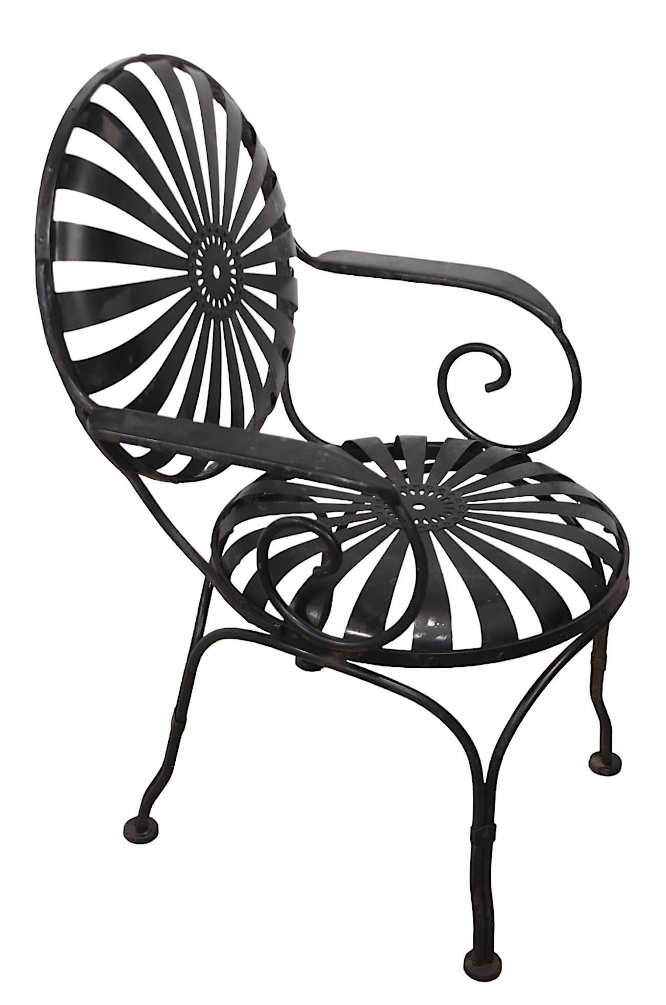 Chaise de jardin Bistro Ding de Francois Carre, en fer et acier, années 1940 Bon état à New York, NY