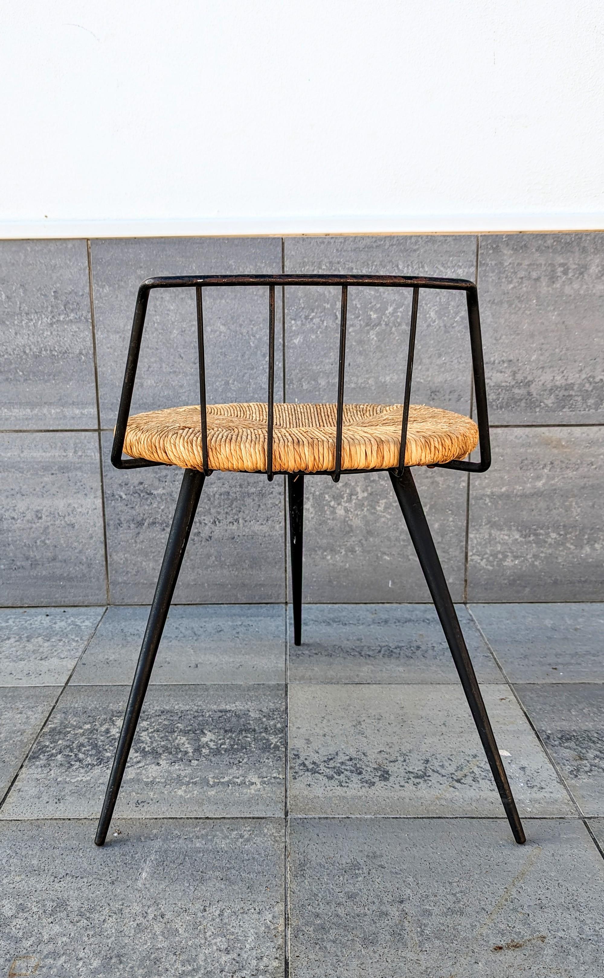 Iron and Straw Stool, France 1960s In Good Condition For Sale In L'Escala, ES