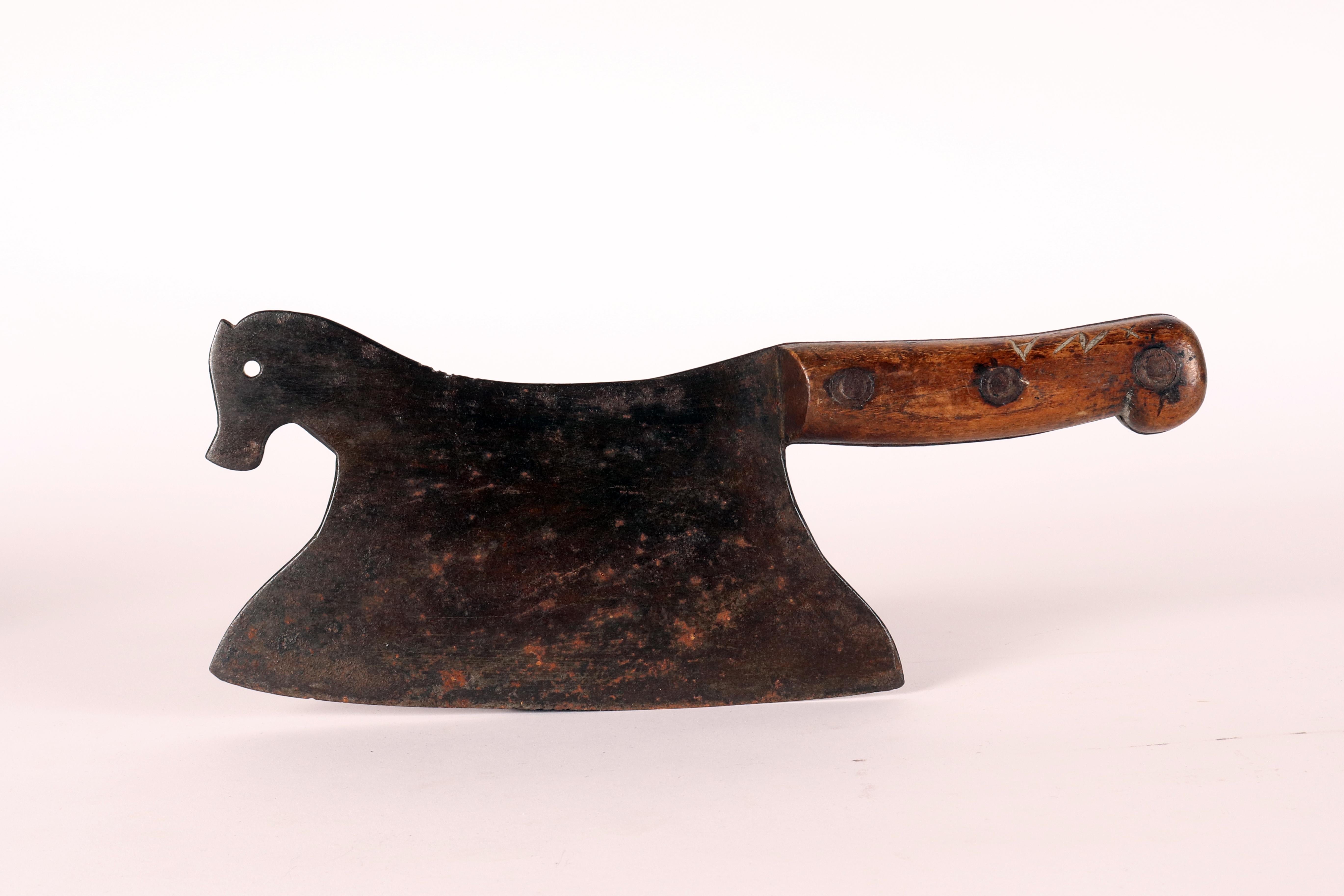 Iron and wood horse shaped food chopper, England, 1890. In Good Condition For Sale In Milan, IT