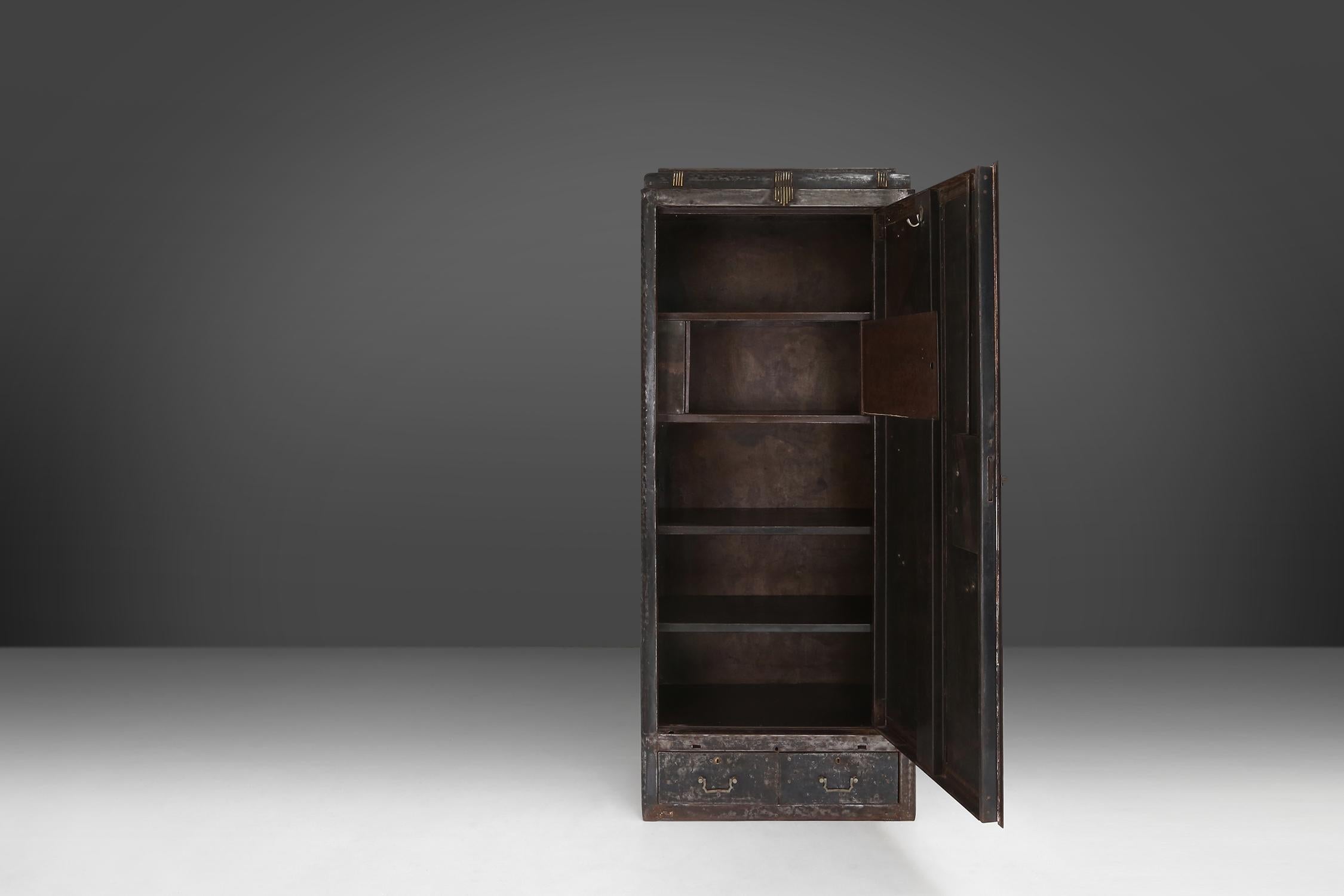 Iron Art Deco cabinet 1930 2