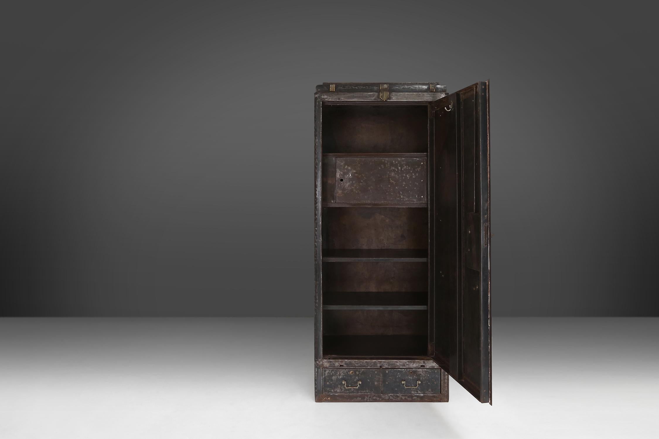 Iron Art Deco cabinet 1930 3