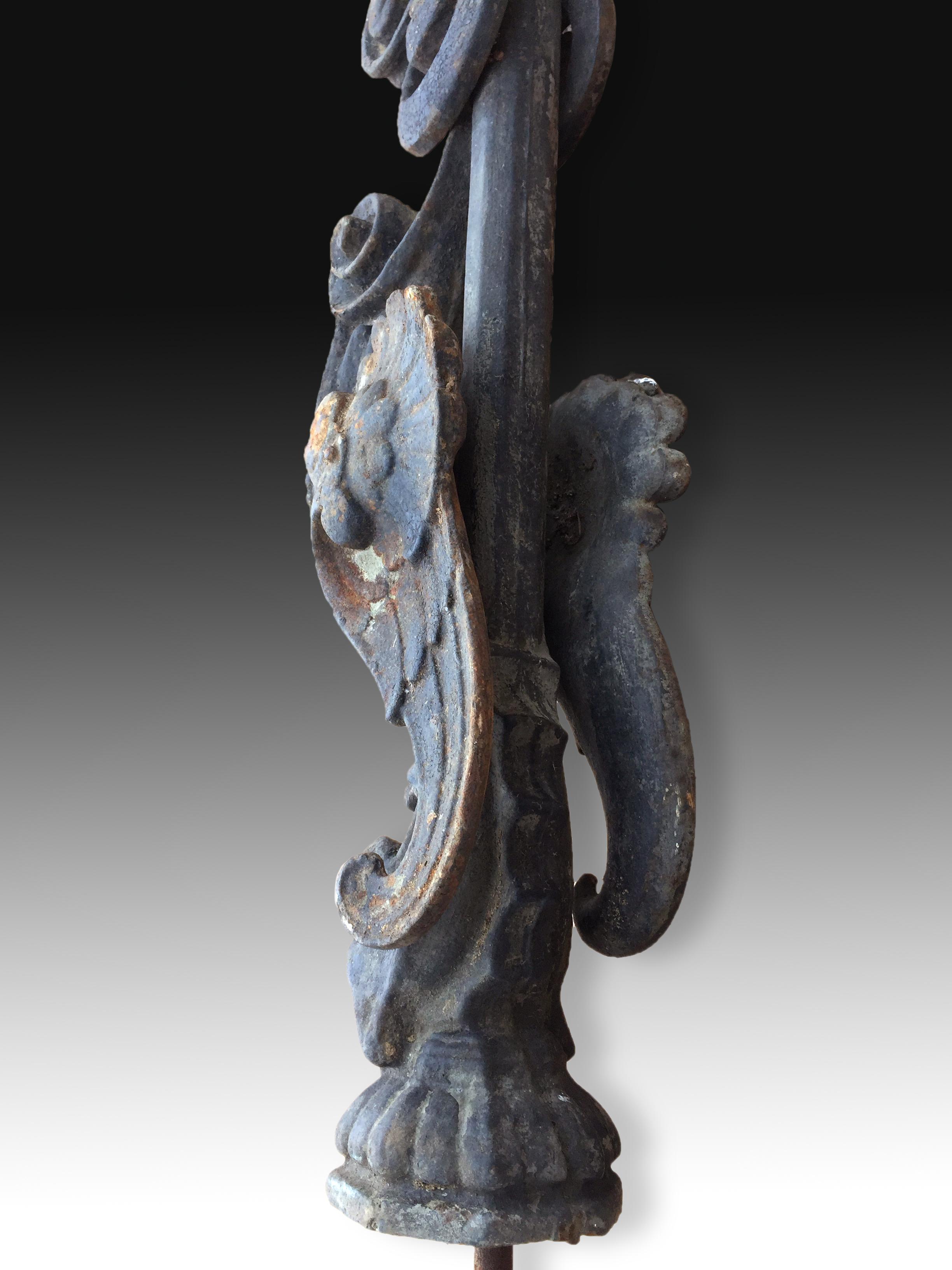 Iron Baluster with Grotesque, 19th Century For Sale 1