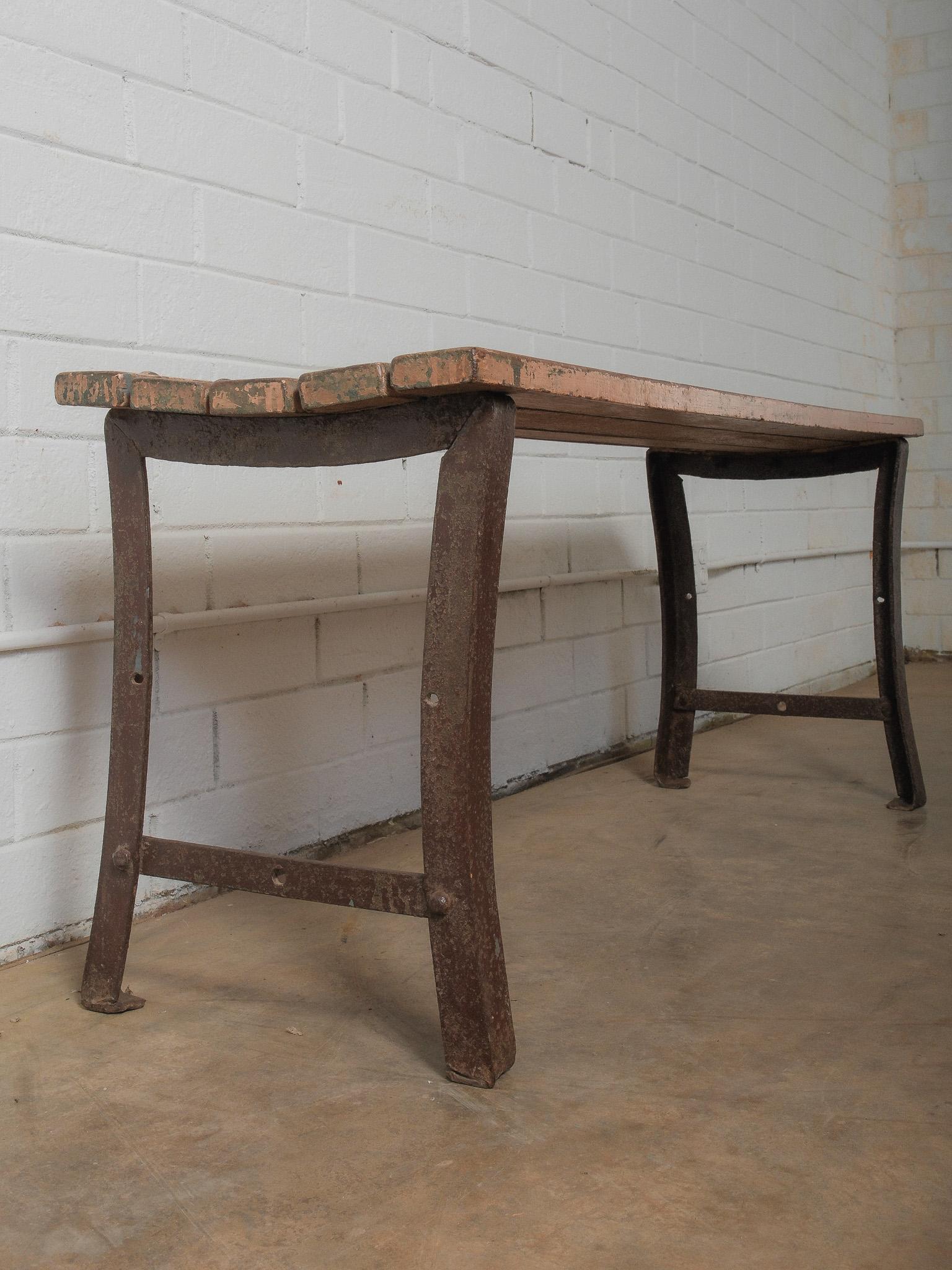 Iron-Base Bench with Weathered Wooden Seat in vendita 1