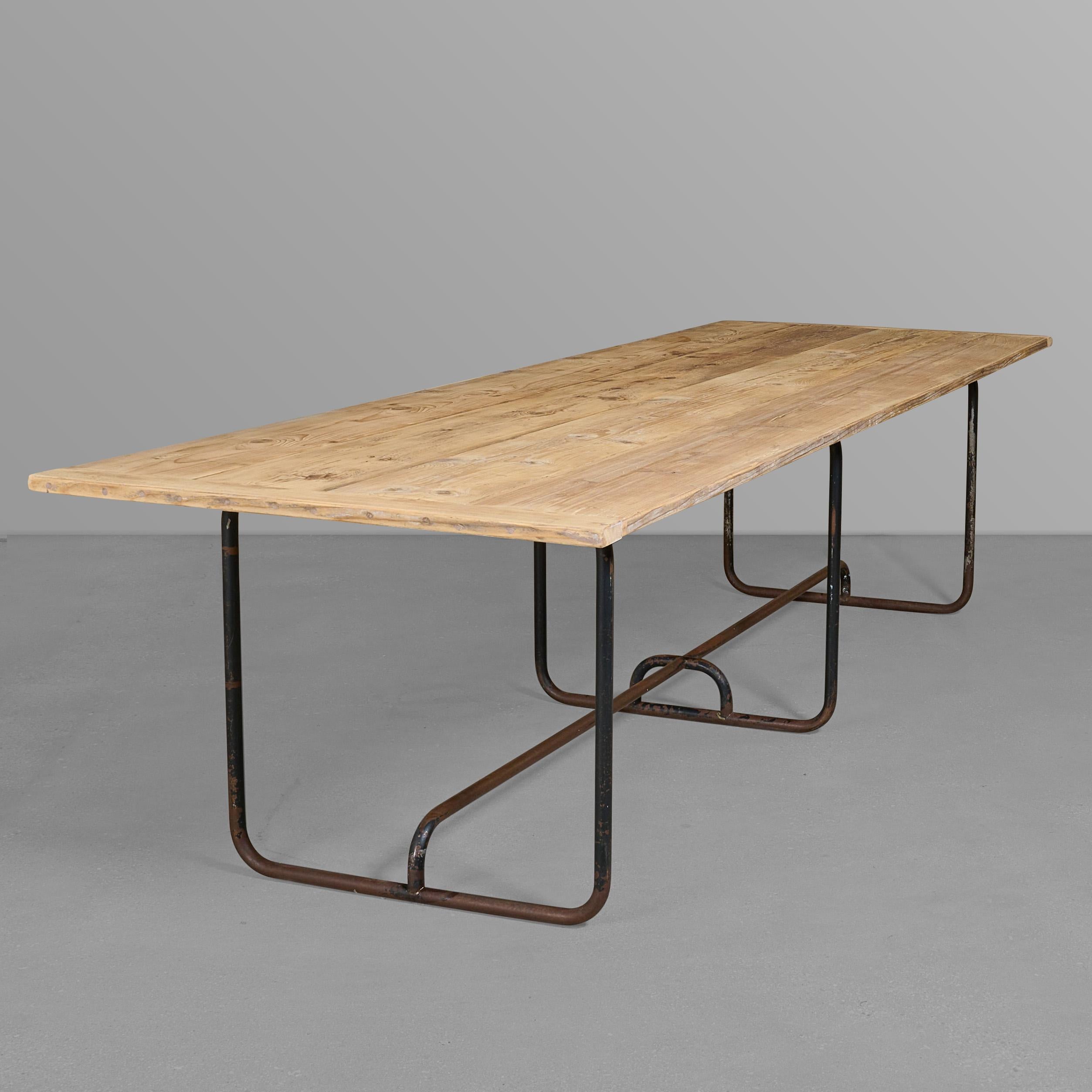 Iron Base Table with Pine Top In Good Condition For Sale In Chicago, IL