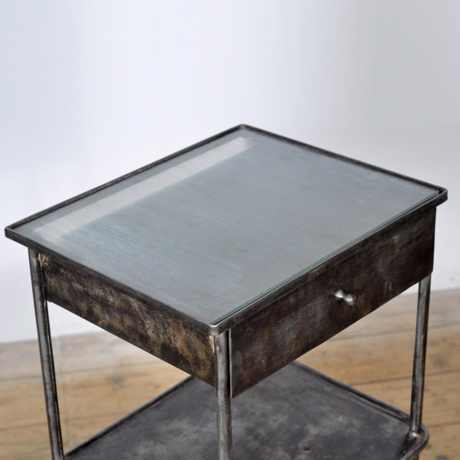 Comodino in ferro, 1910 In condizioni buone a Amsterdam, Noord Holland