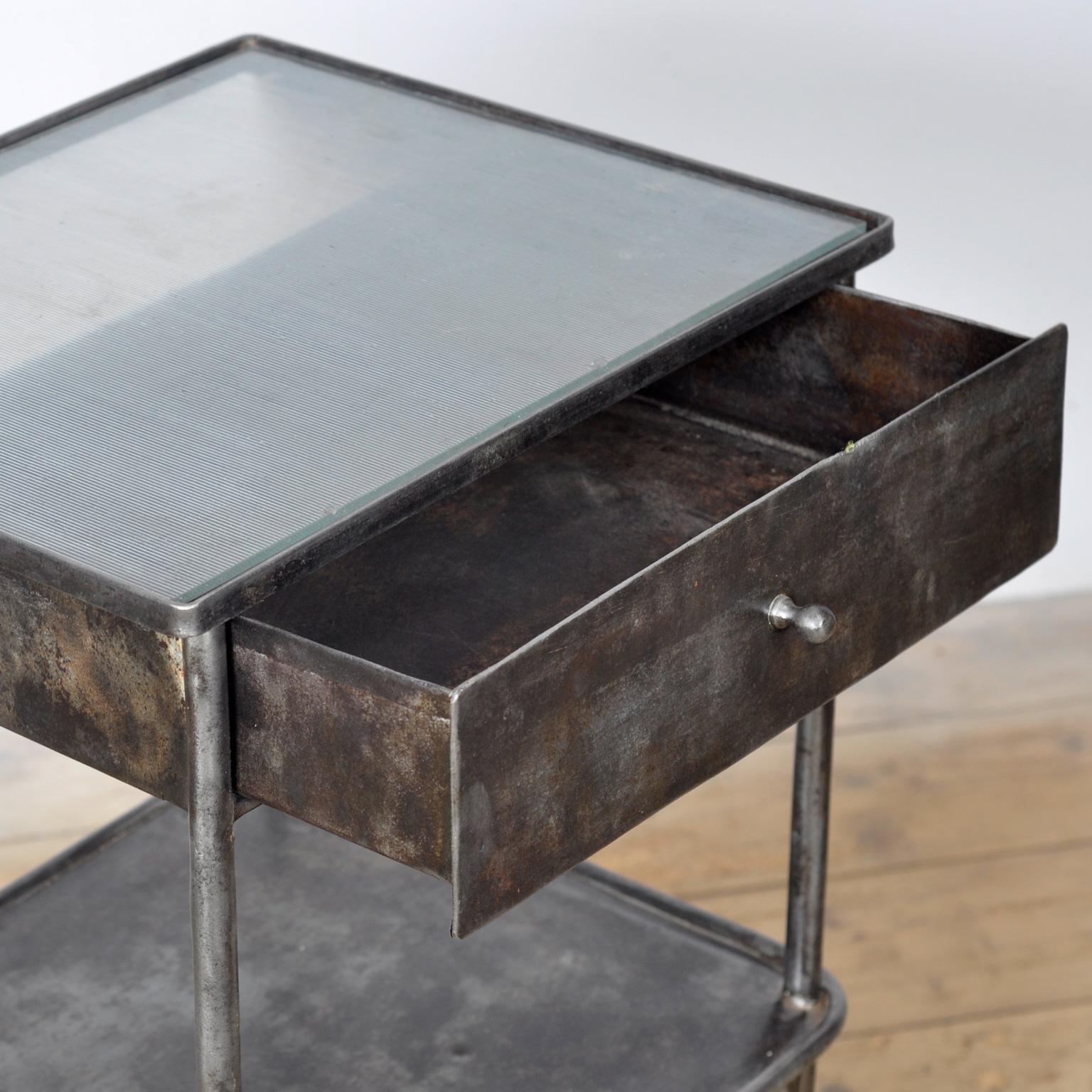 Inizio XX secolo Comodino in ferro, 1910