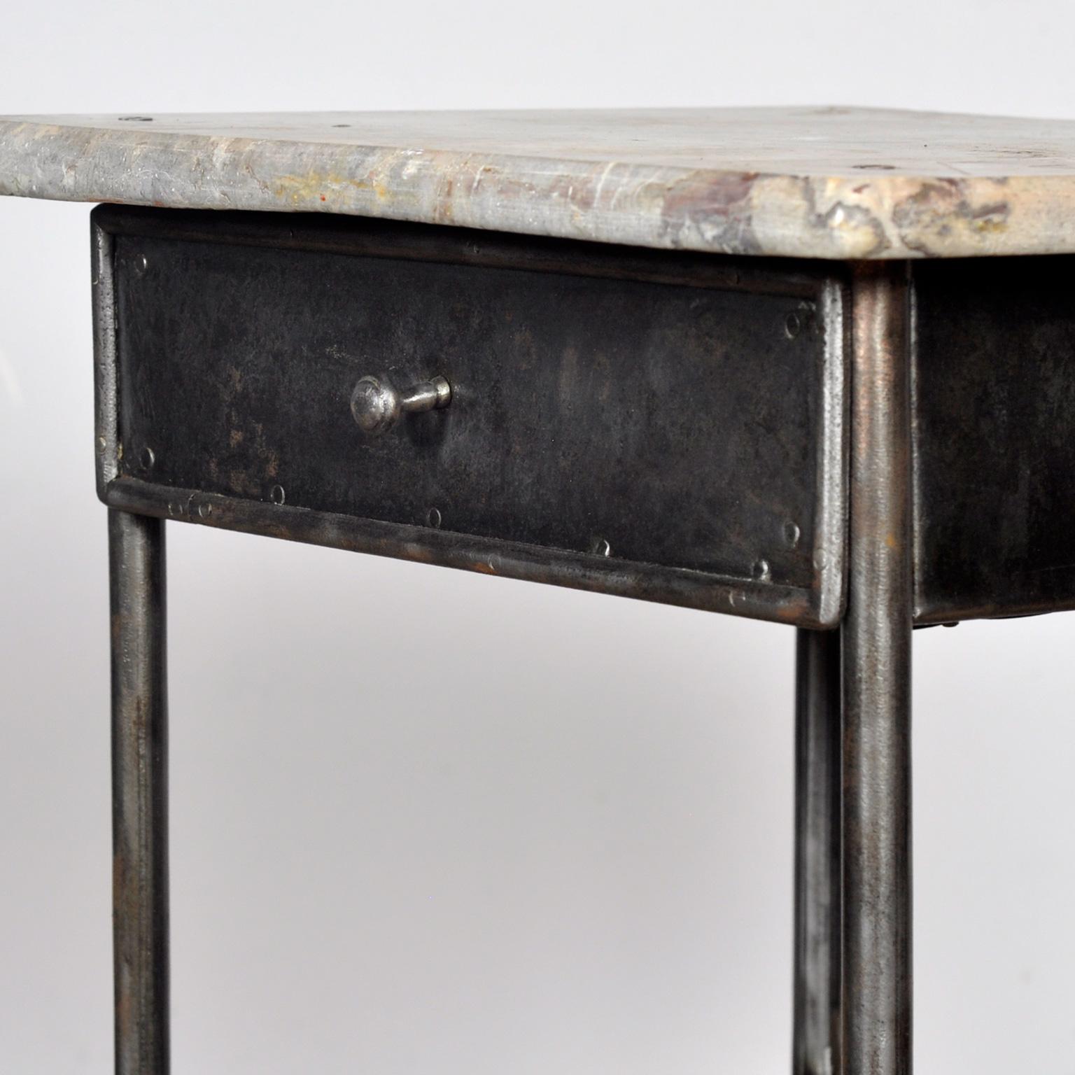 Iron bedside table with marble top, 1910 en vente 2