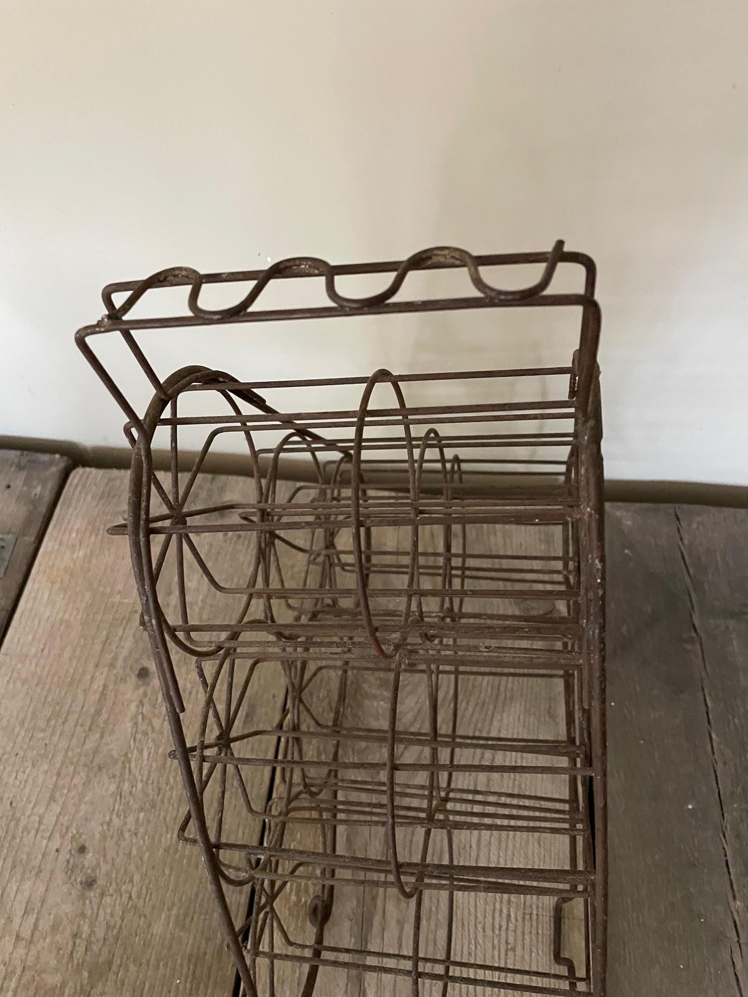 Iron bottle holder In Good Condition For Sale In Nivelles, BE