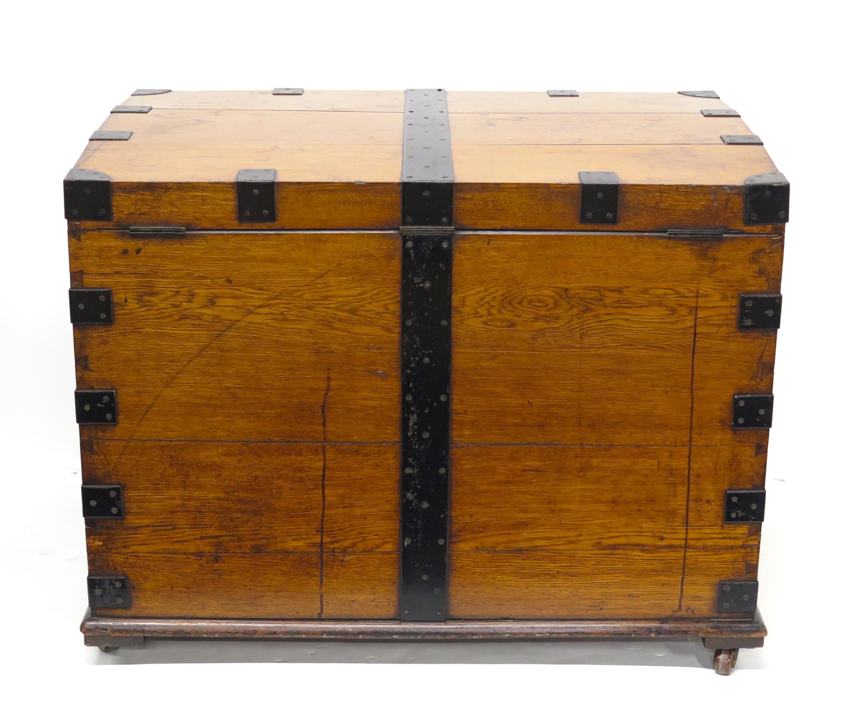 Iron Bound Oak Silver Chest from D. C. Rait & Sons, Glasgow In Good Condition For Sale In Dallas, TX