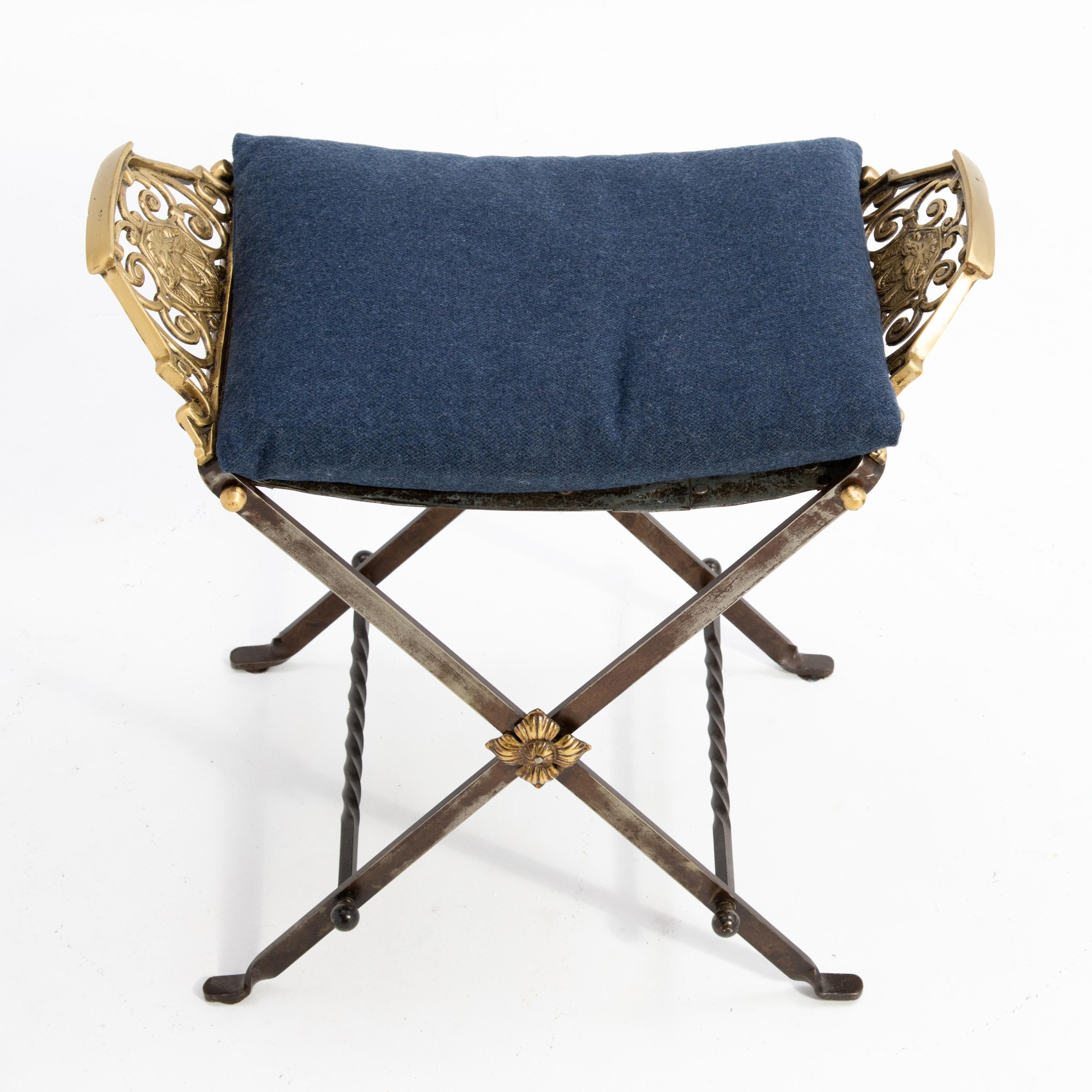 Sgabello con base a X in ferro e ottone Oscar Bruno Bach Neoclassico anni '20 in vendita 7