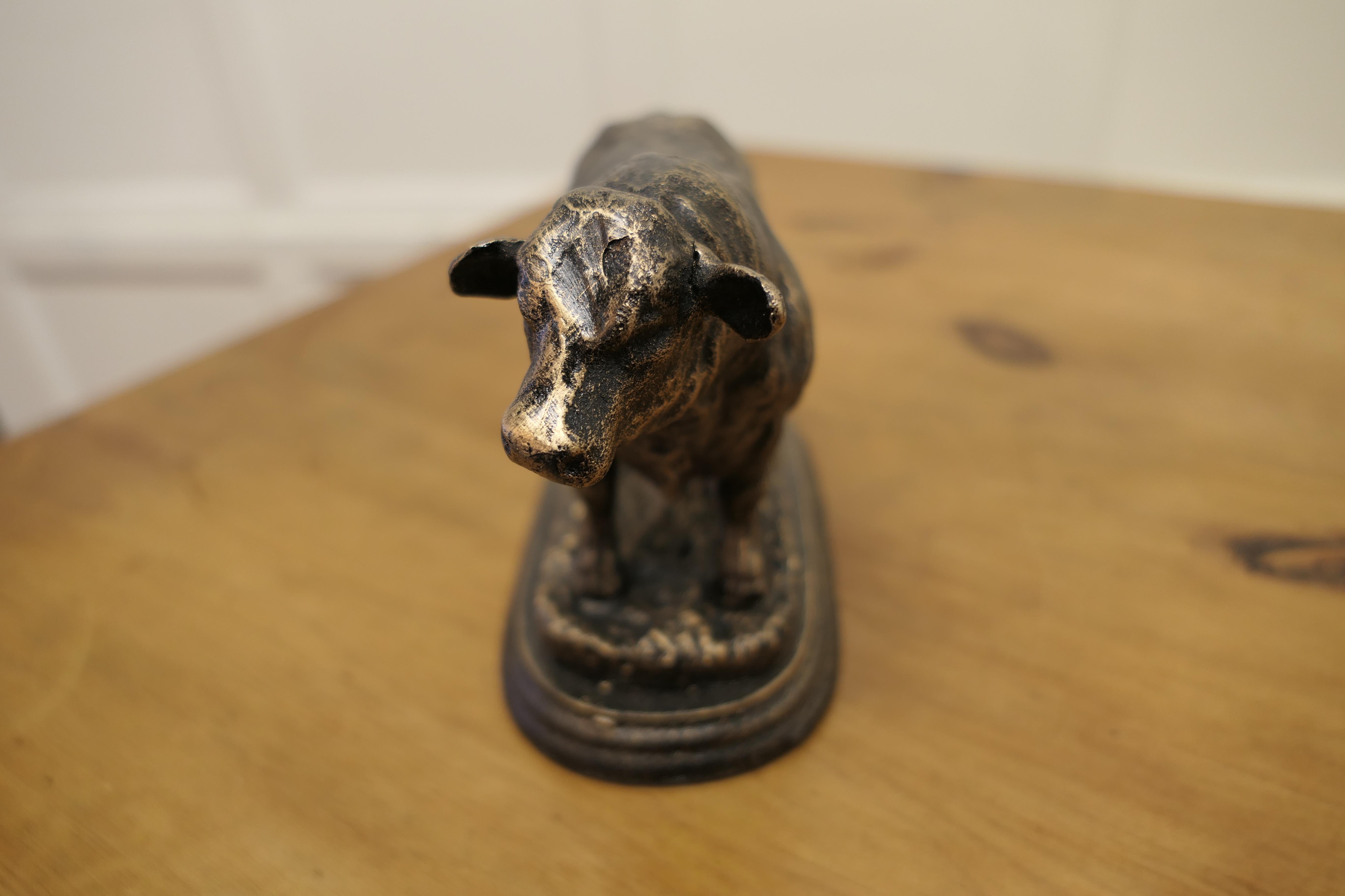 Iron Bull Desk Ornament with Bronze Finish Patina  In Good Condition For Sale In Chillerton, Isle of Wight