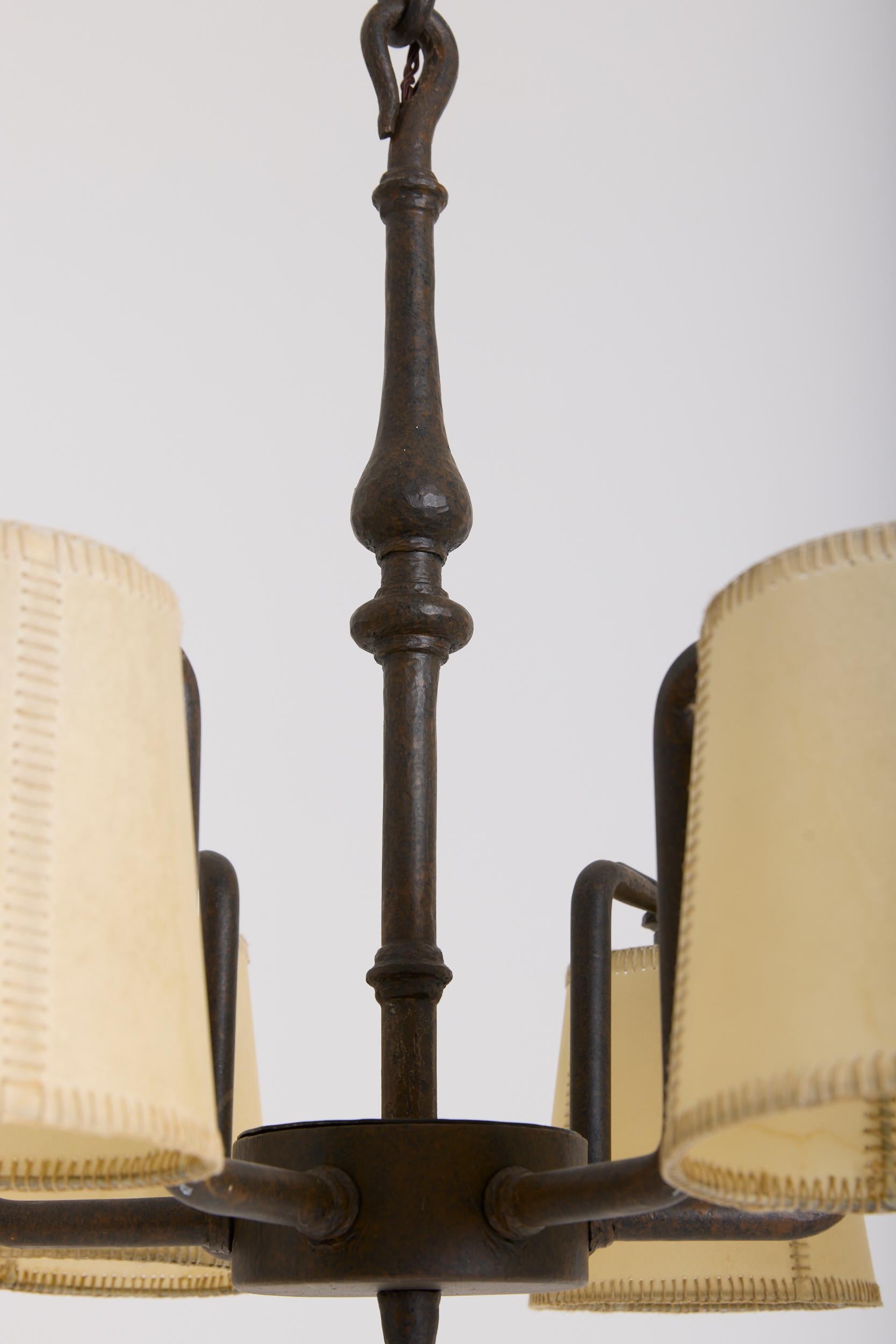 Ferro battuto Lampada da soffitto in ferro in vendita