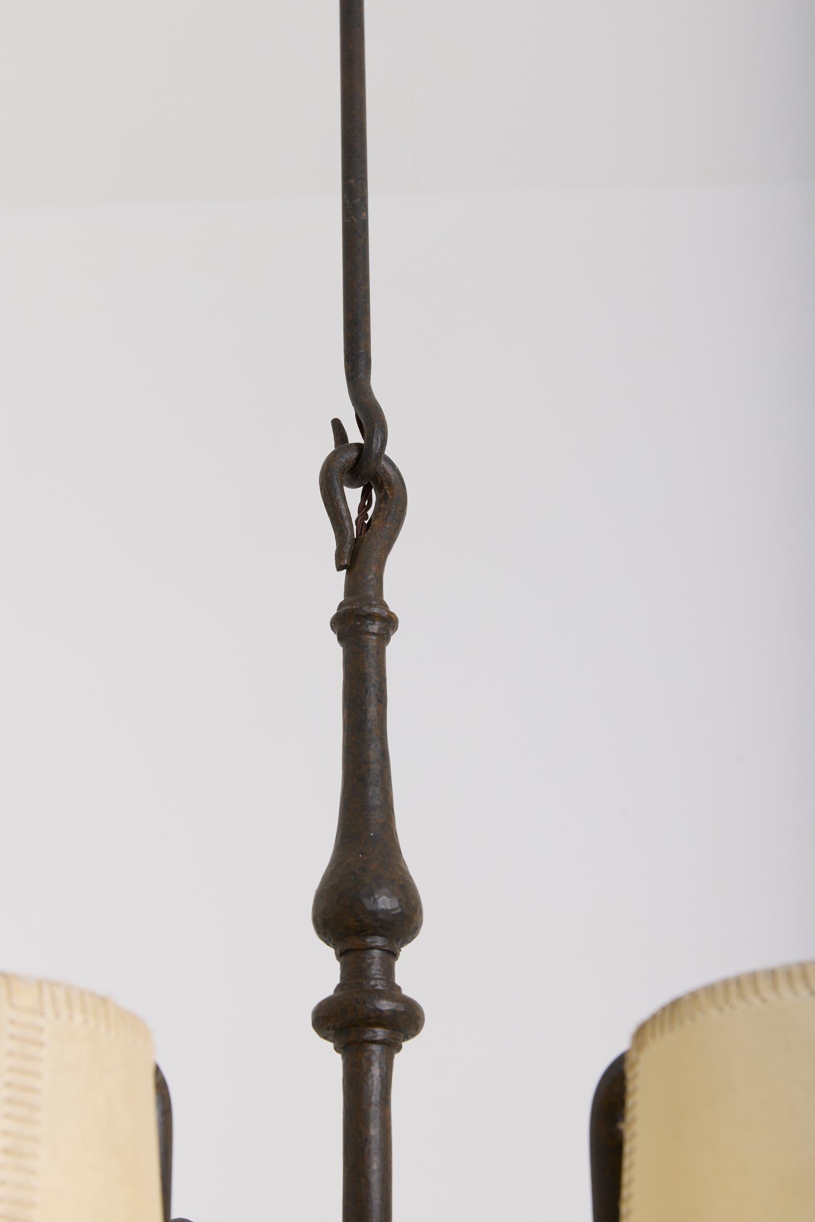 Lampada da soffitto in ferro in vendita 1