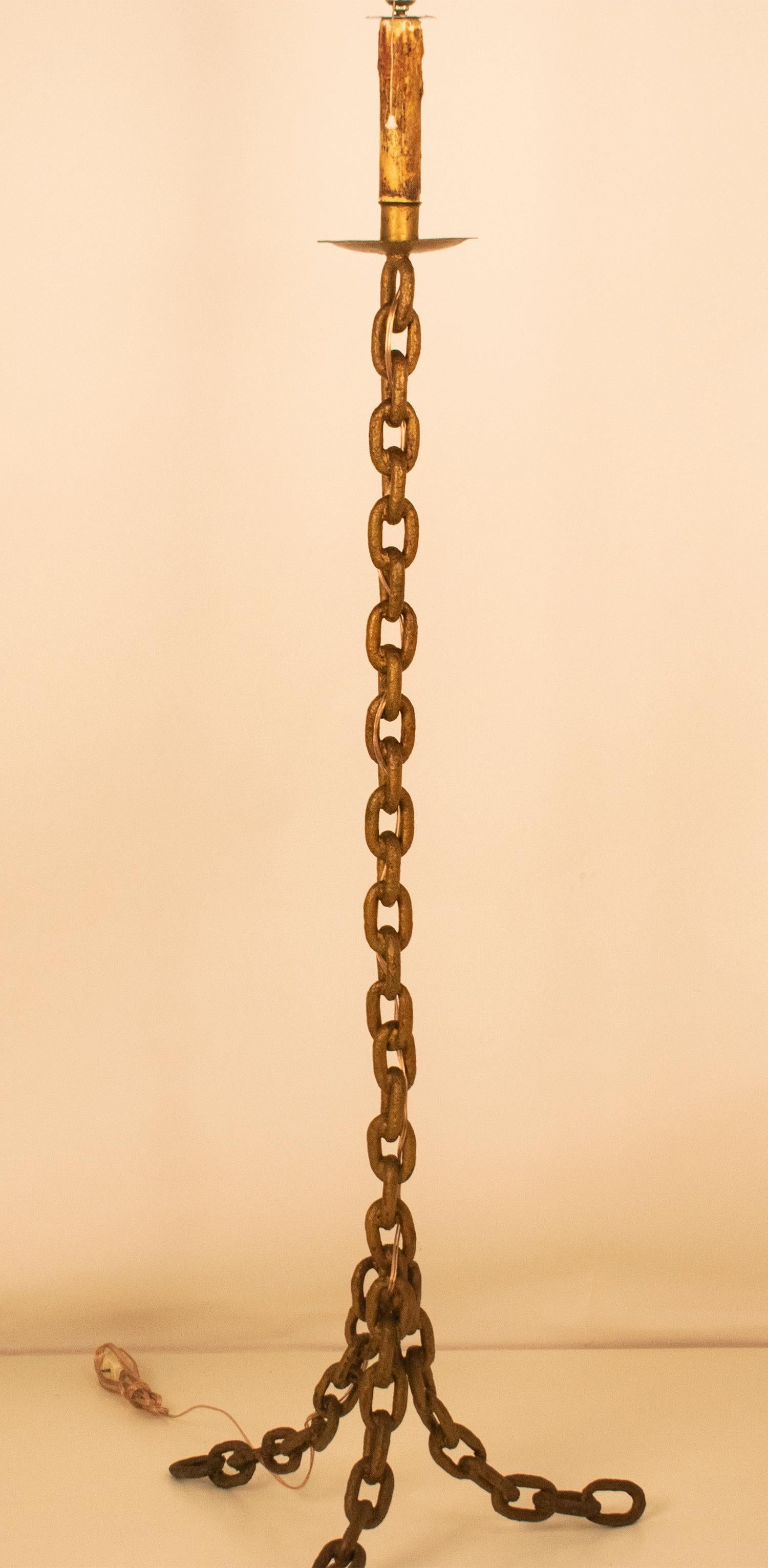 Iron Chain Link Floor Lamp in the Style of Franz West, Spain, 1960's In Good Condition In Barcelona, Cataluna