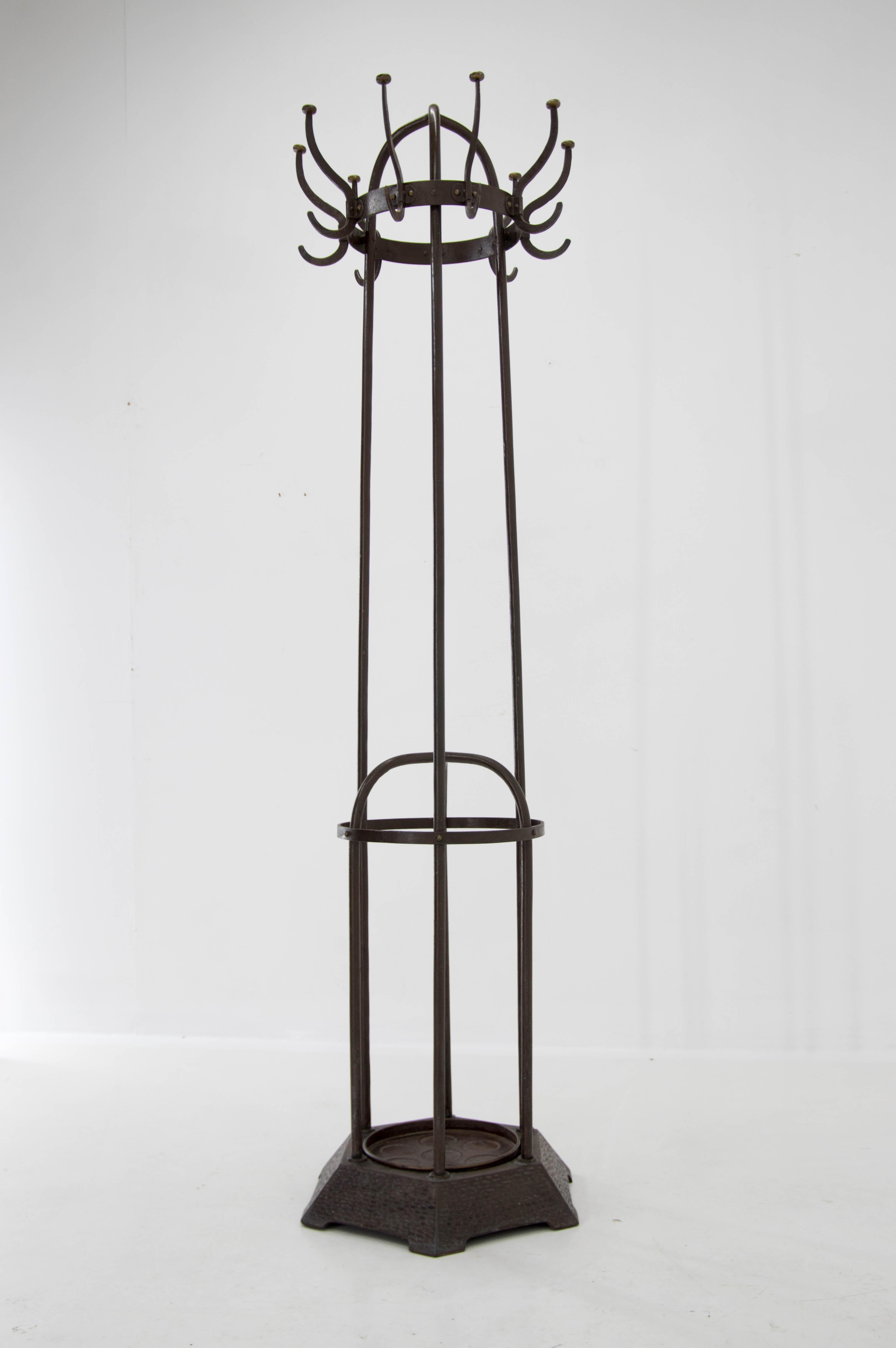 Iron Coat Rack by Koloman Moser, Wiener Werkstatte, 1900s For Sale 4