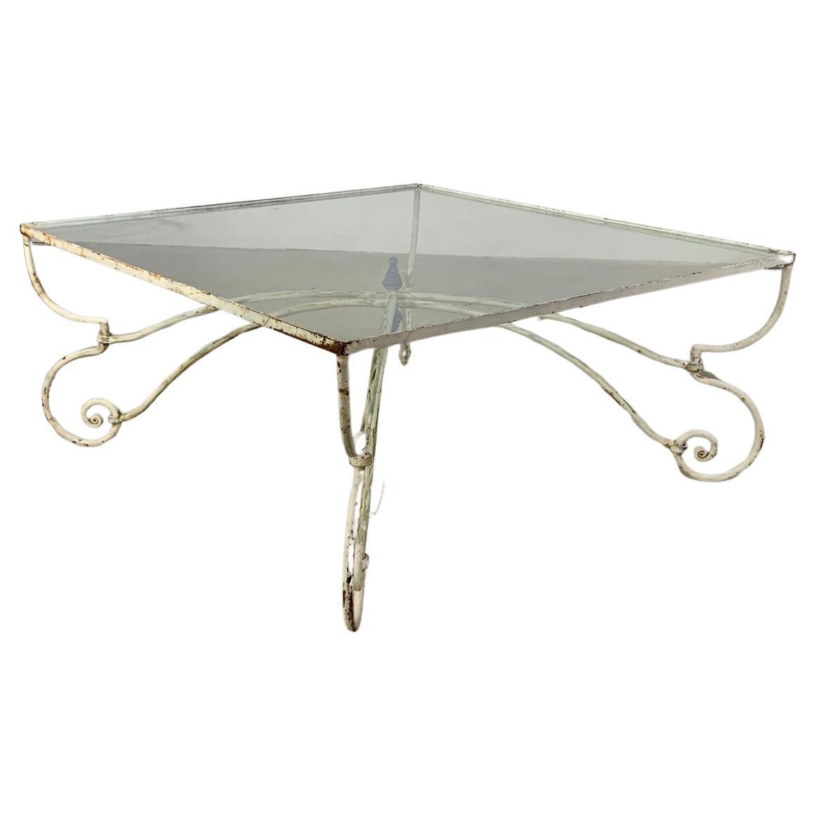 Table basse en fer avec finition originale, verre transparent carré, France, années 1960 en vente