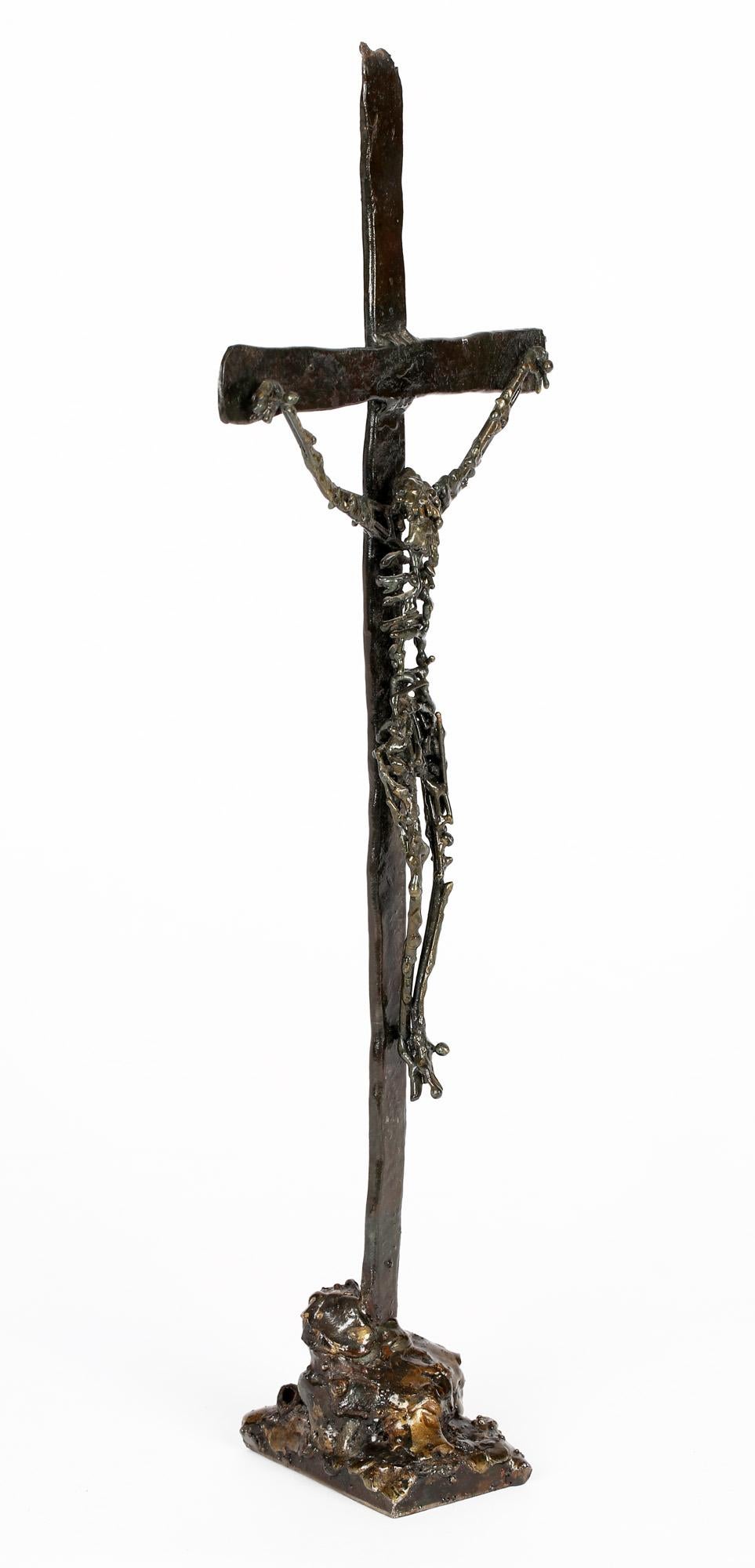 Iron Crucifix-Skulptur aus Eisen im Stil von Regardt Van De Meulen im Angebot 5