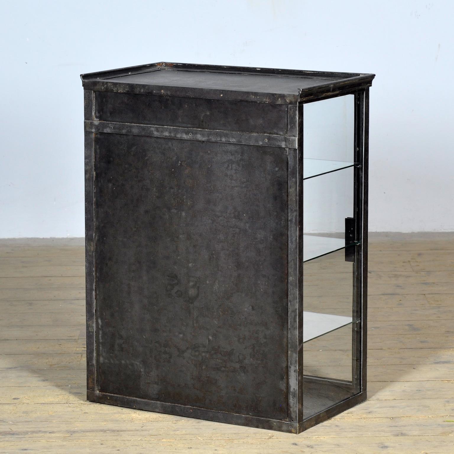 Iron display cabinet, circa 1920 For Sale 6