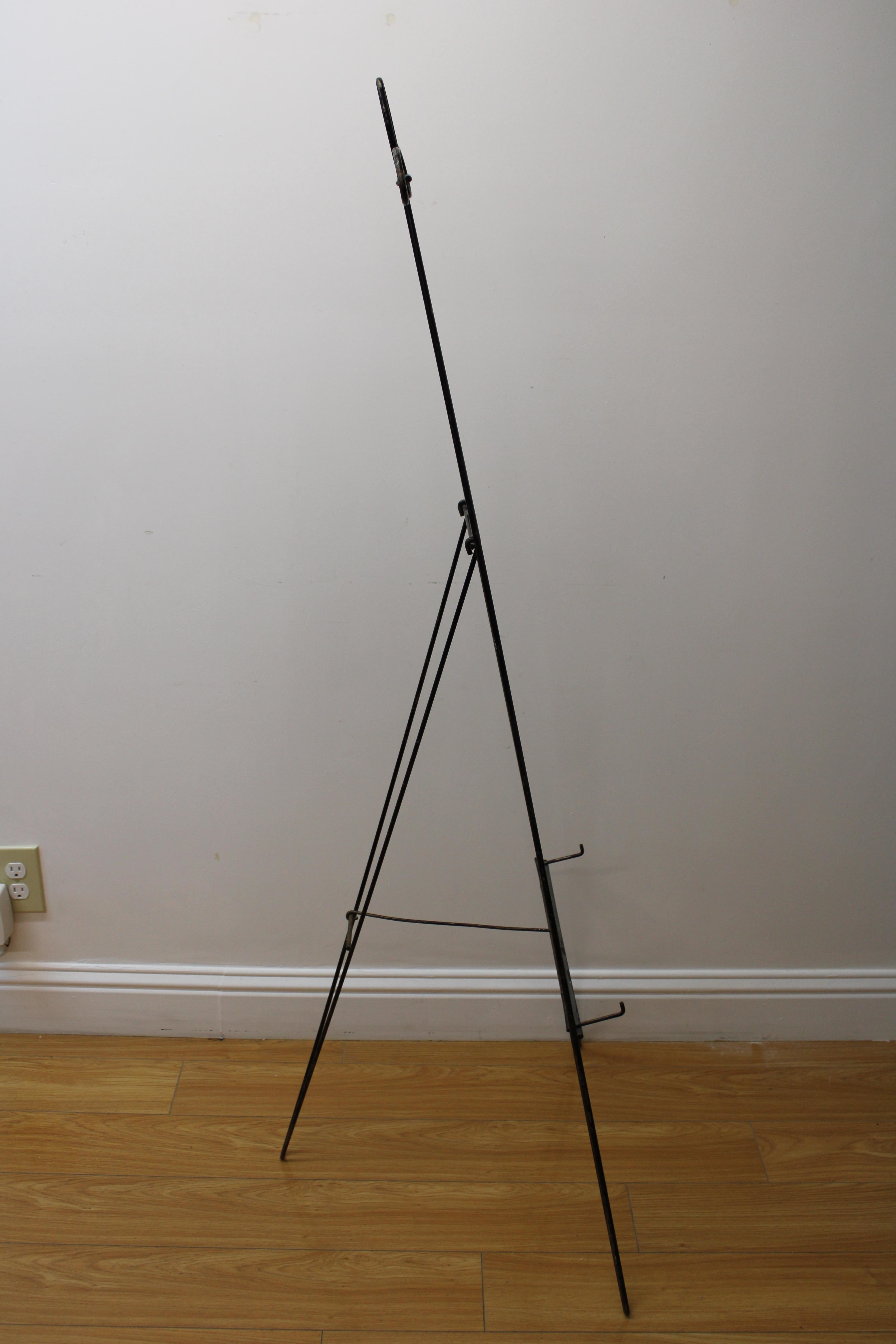 Iron easel w/ Tri Circle Top For Sale 2