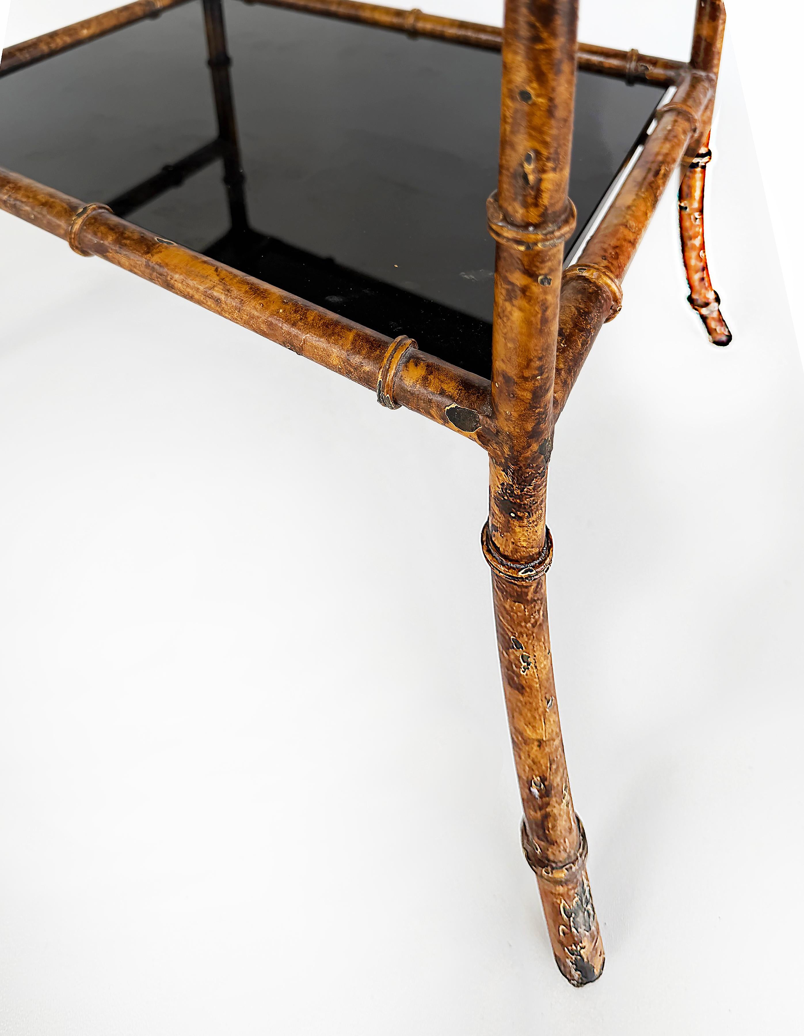 Portariviste in ferro in finto bambù con finitura a guscio di tartaruga, ripiani in vetro nero in vendita 2